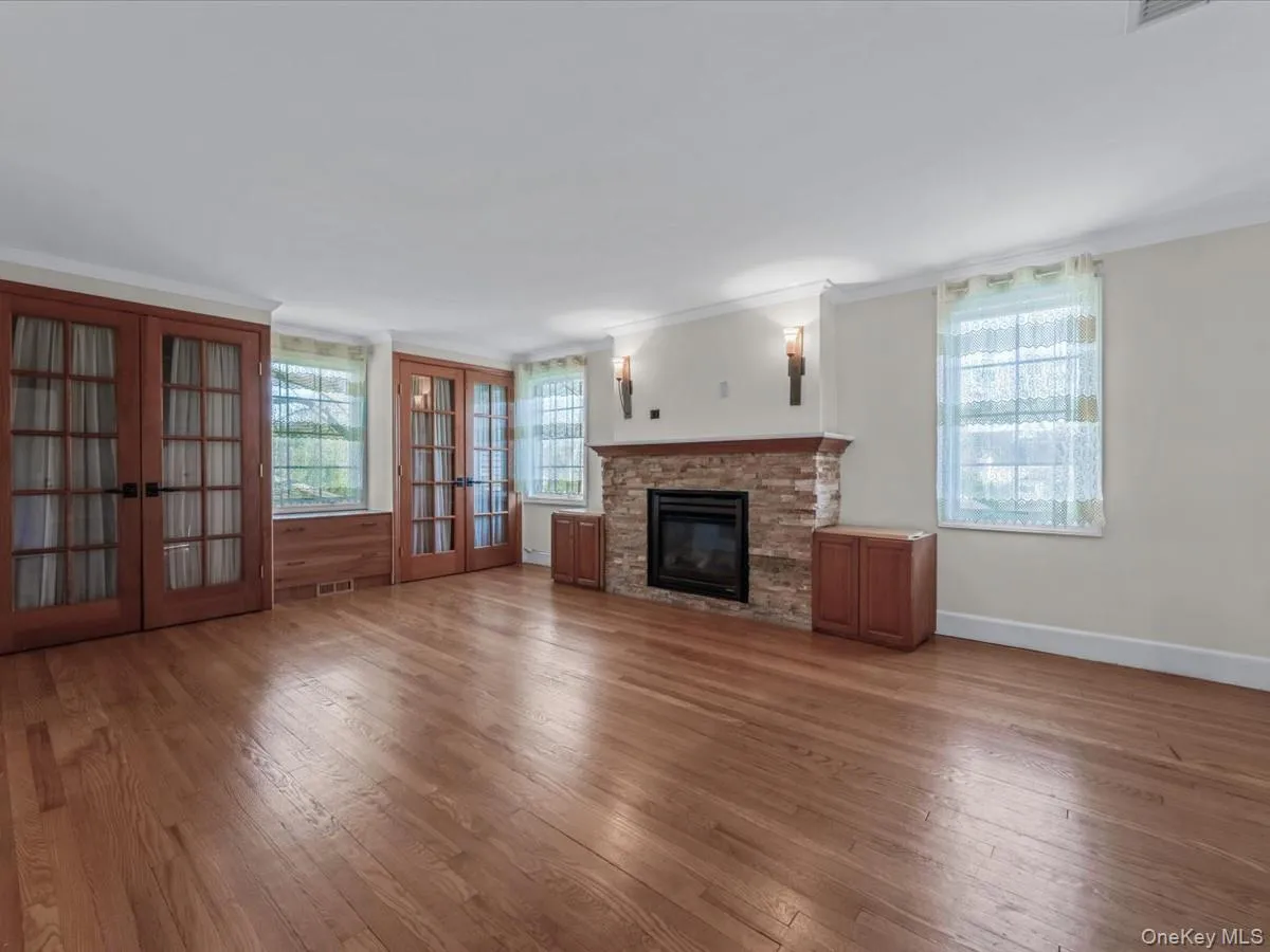 2 Amherst Road, North Hempstead, NY, 4 Bedrooms Bedrooms, 12 Rooms Rooms,3 BathroomsBathrooms,Residential Lease,For Rent,Amherst,0,1001701 2 Amherst Road, North Hempstead, NY, 4 Bedrooms Bedrooms, 12 Rooms Rooms,3 BathroomsBathrooms,Residential Lease,For Rent,Amherst,0,1001701