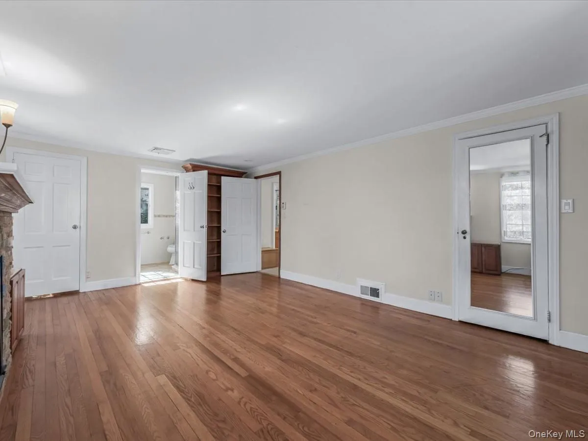2 Amherst Road, North Hempstead, NY, 4 Bedrooms Bedrooms, 12 Rooms Rooms,3 BathroomsBathrooms,Residential Lease,For Rent,Amherst,0,1001701 2 Amherst Road, North Hempstead, NY, 4 Bedrooms Bedrooms, 12 Rooms Rooms,3 BathroomsBathrooms,Residential Lease,For Rent,Amherst,0,1001701