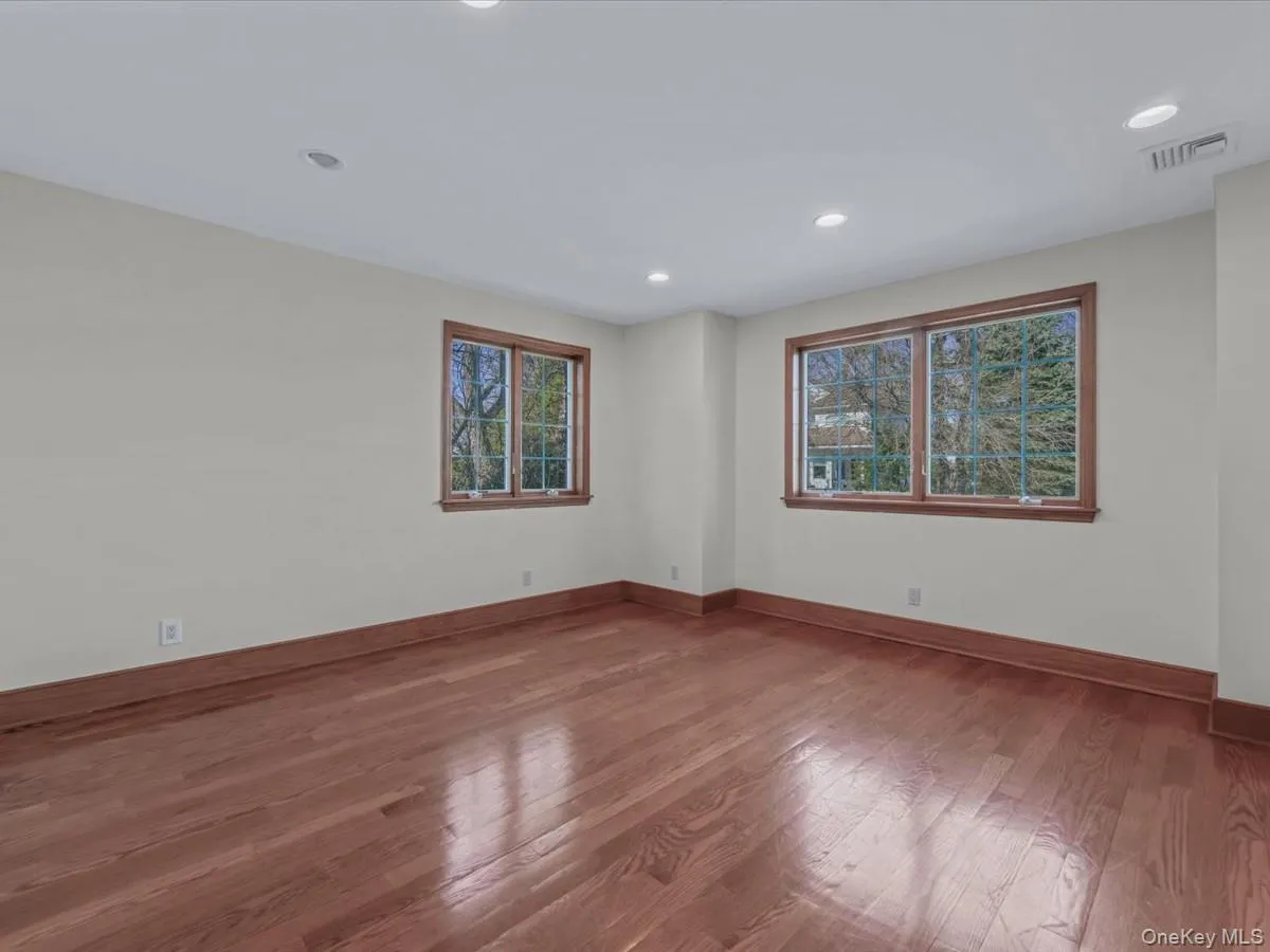 2 Amherst Road, North Hempstead, NY, 4 Bedrooms Bedrooms, 12 Rooms Rooms,3 BathroomsBathrooms,Residential Lease,For Rent,Amherst,0,1001701 2 Amherst Road, North Hempstead, NY, 4 Bedrooms Bedrooms, 12 Rooms Rooms,3 BathroomsBathrooms,Residential Lease,For Rent,Amherst,0,1001701
