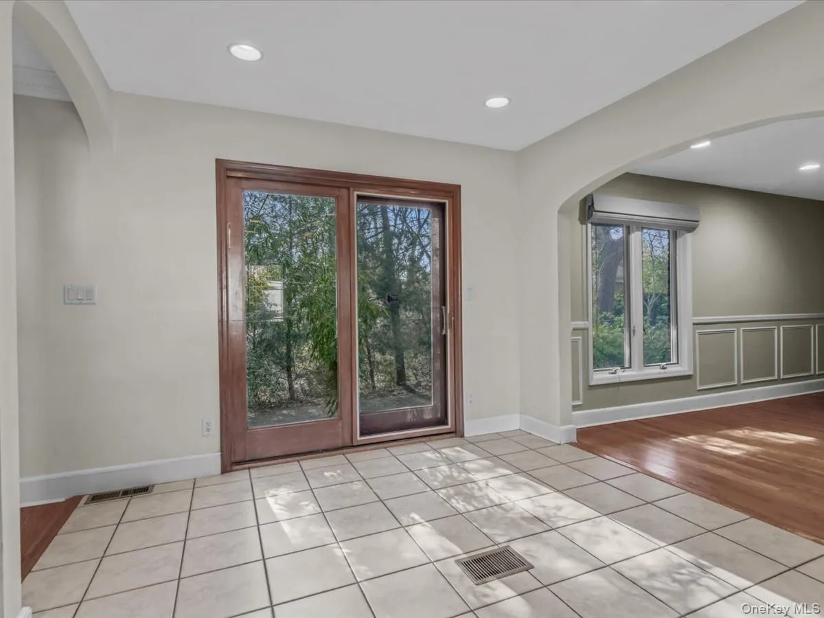 2 Amherst Road, North Hempstead, NY, 4 Bedrooms Bedrooms, 12 Rooms Rooms,3 BathroomsBathrooms,Residential Lease,For Rent,Amherst,0,1001701 2 Amherst Road, North Hempstead, NY, 4 Bedrooms Bedrooms, 12 Rooms Rooms,3 BathroomsBathrooms,Residential Lease,For Rent,Amherst,0,1001701