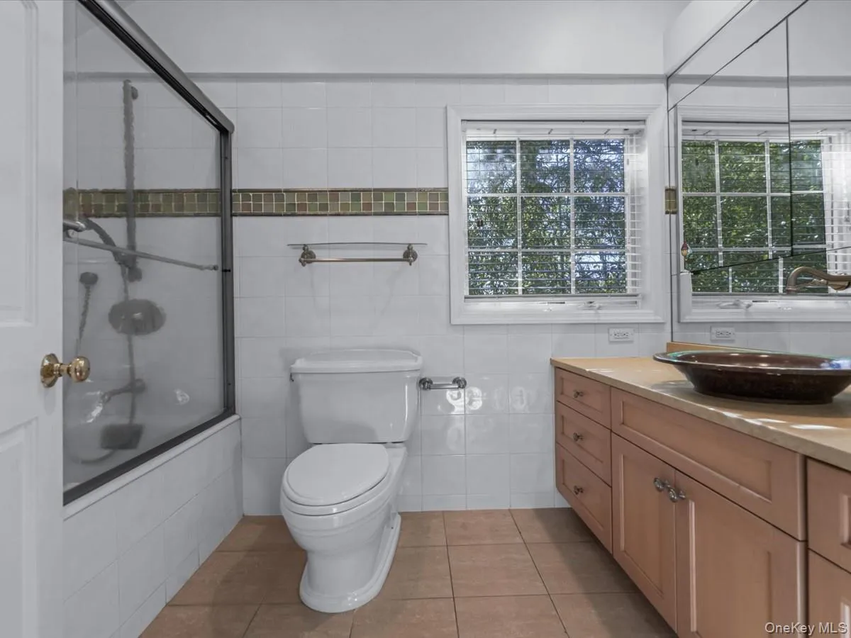 2 Amherst Road, North Hempstead, NY, 4 Bedrooms Bedrooms, 12 Rooms Rooms,3 BathroomsBathrooms,Residential Lease,For Rent,Amherst,0,1001701 2 Amherst Road, North Hempstead, NY, 4 Bedrooms Bedrooms, 12 Rooms Rooms,3 BathroomsBathrooms,Residential Lease,For Rent,Amherst,0,1001701