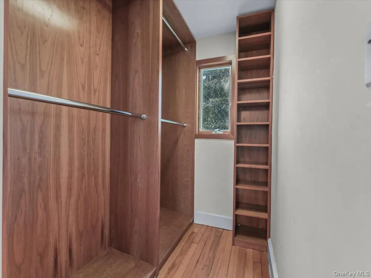 2 Amherst Road, North Hempstead, NY, 4 Bedrooms Bedrooms, 12 Rooms Rooms,3 BathroomsBathrooms,Residential Lease,For Rent,Amherst,0,1001701 2 Amherst Road, North Hempstead, NY, 4 Bedrooms Bedrooms, 12 Rooms Rooms,3 BathroomsBathrooms,Residential Lease,For Rent,Amherst,0,1001701