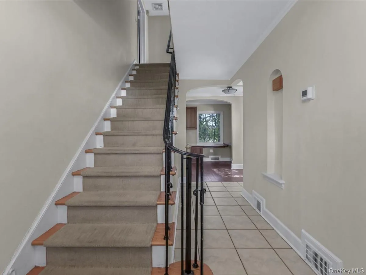 2 Amherst Road, North Hempstead, NY, 4 Bedrooms Bedrooms, 12 Rooms Rooms,3 BathroomsBathrooms,Residential Lease,For Rent,Amherst,0,1001701 2 Amherst Road, North Hempstead, NY, 4 Bedrooms Bedrooms, 12 Rooms Rooms,3 BathroomsBathrooms,Residential Lease,For Rent,Amherst,0,1001701