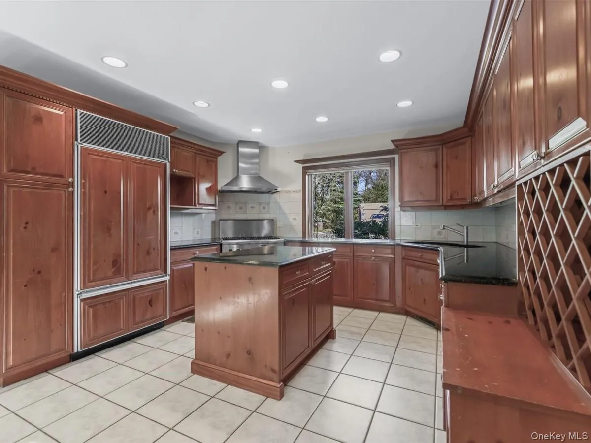 2 Amherst Road, North Hempstead, NY, 4 Bedrooms Bedrooms, 12 Rooms Rooms,3 BathroomsBathrooms,Residential Lease,For Rent,Amherst,0,1001701 2 Amherst Road, North Hempstead, NY, 4 Bedrooms Bedrooms, 12 Rooms Rooms,3 BathroomsBathrooms,Residential Lease,For Rent,Amherst,0,1001701