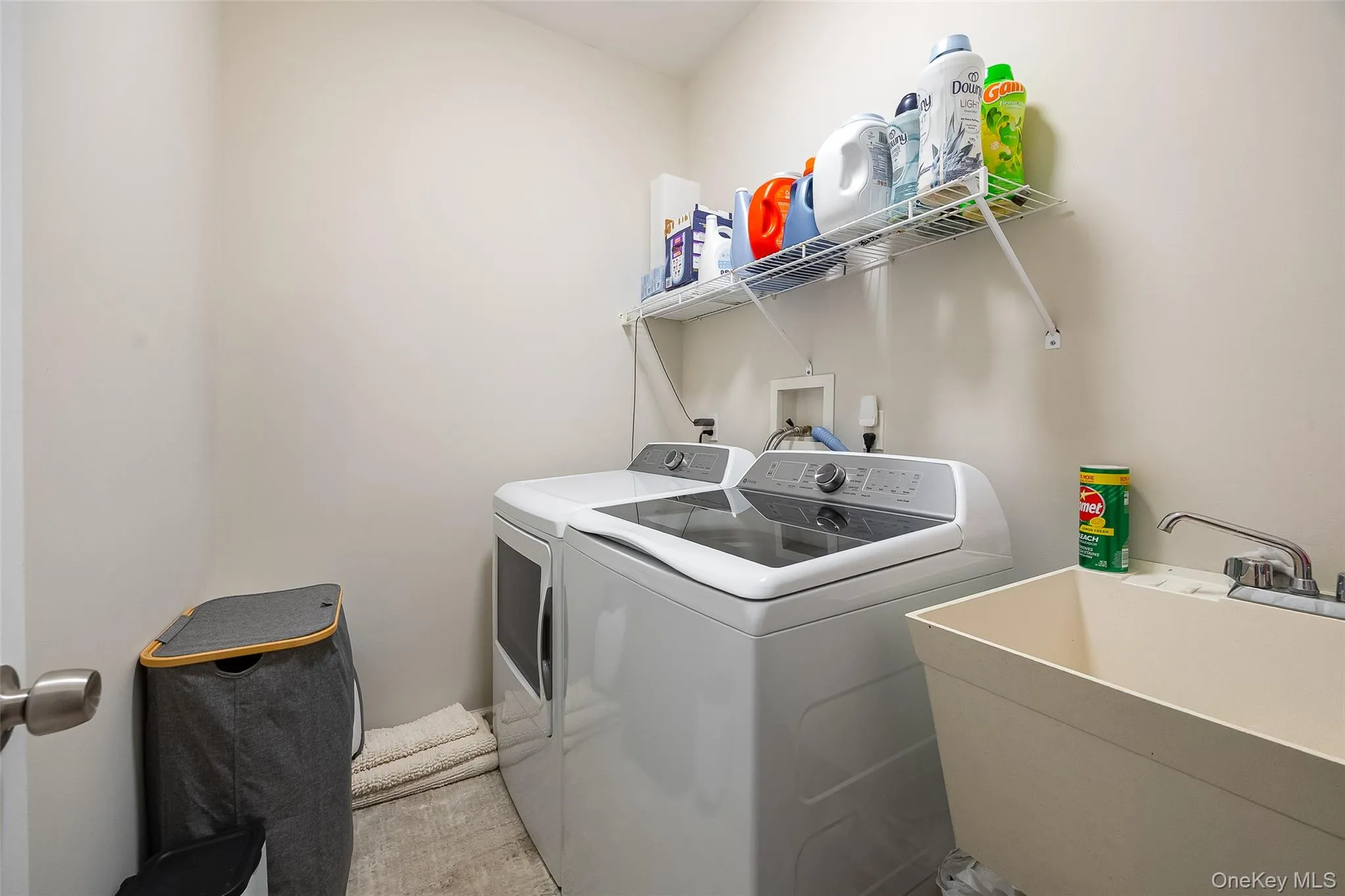 319 Honness Road, Fishkill, NY, 3 Bedrooms Bedrooms, 8 Rooms Rooms,2 BathroomsBathrooms,Residential,For Rent,Honness,0,1001707 319 Honness Road, Fishkill, NY, 3 Bedrooms Bedrooms, 8 Rooms Rooms,2 BathroomsBathrooms,Residential,For Rent,Honness,0,1001707