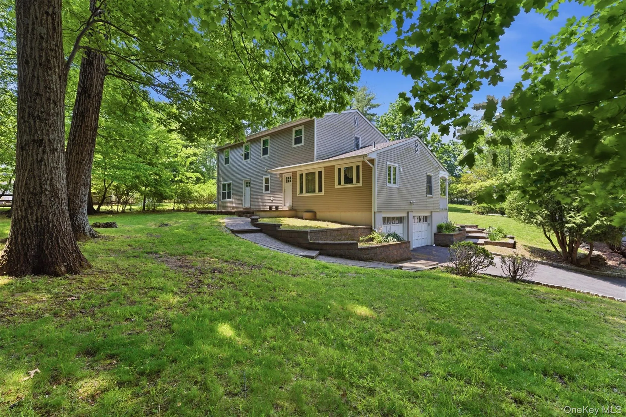 2 Mallard Drive, Clarkstown, NY, 5 Bedrooms Bedrooms, 12 Rooms Rooms,2 BathroomsBathrooms,Residential,For Rent,Mallard,0,1001708 2 Mallard Drive, Clarkstown, NY, 5 Bedrooms Bedrooms, 12 Rooms Rooms,2 BathroomsBathrooms,Residential,For Rent,Mallard,0,1001708