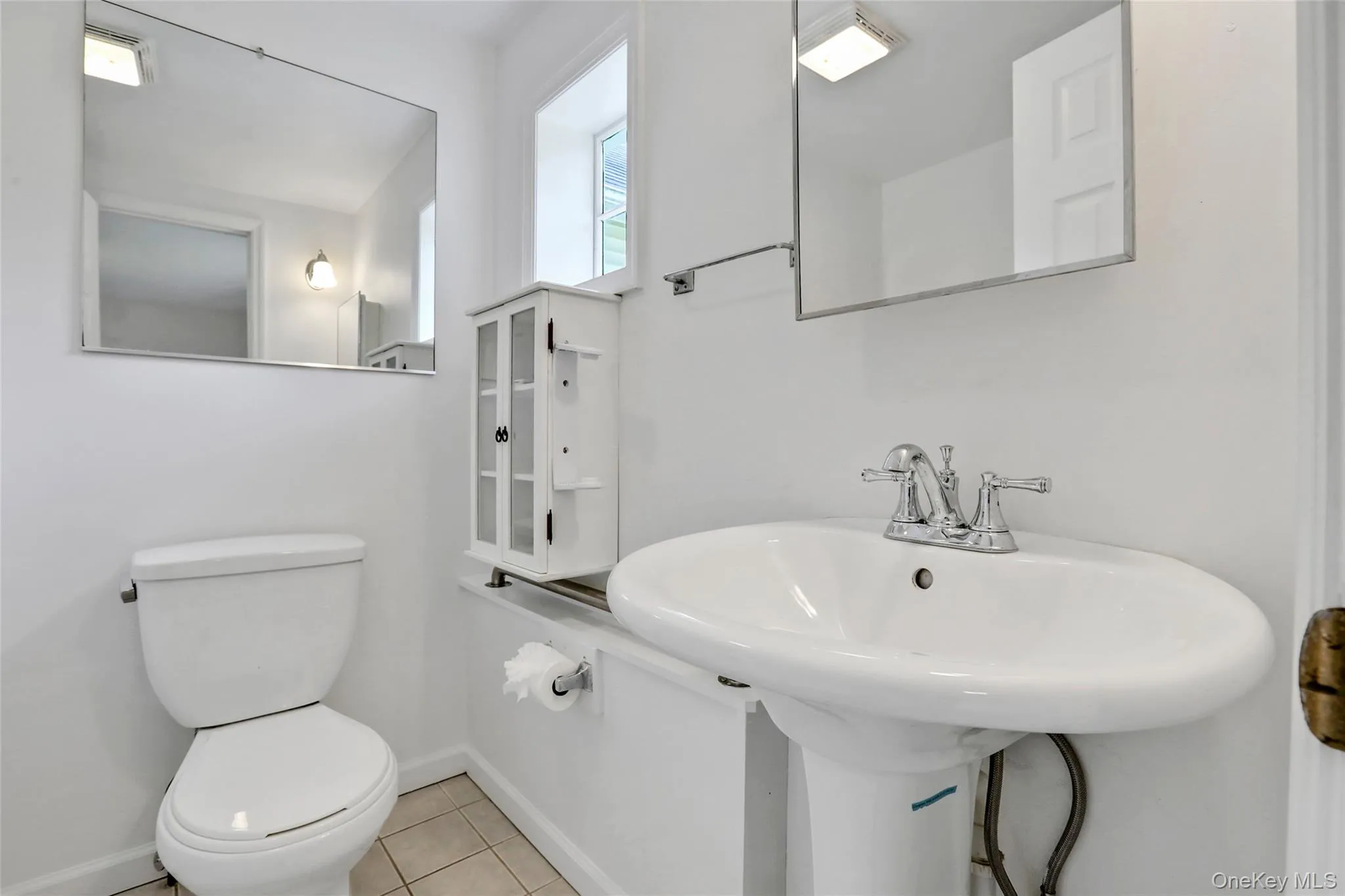 1563-1567 Route 28, Hurley, NY, 1 Bedroom Bedrooms, 3 Rooms Rooms,1 BathroomBathrooms,Residential Lease,For Rent,Route 28,0,1001718 1563-1567 Route 28, Hurley, NY, 1 Bedroom Bedrooms, 3 Rooms Rooms,1 BathroomBathrooms,Residential Lease,For Rent,Route 28,0,1001718