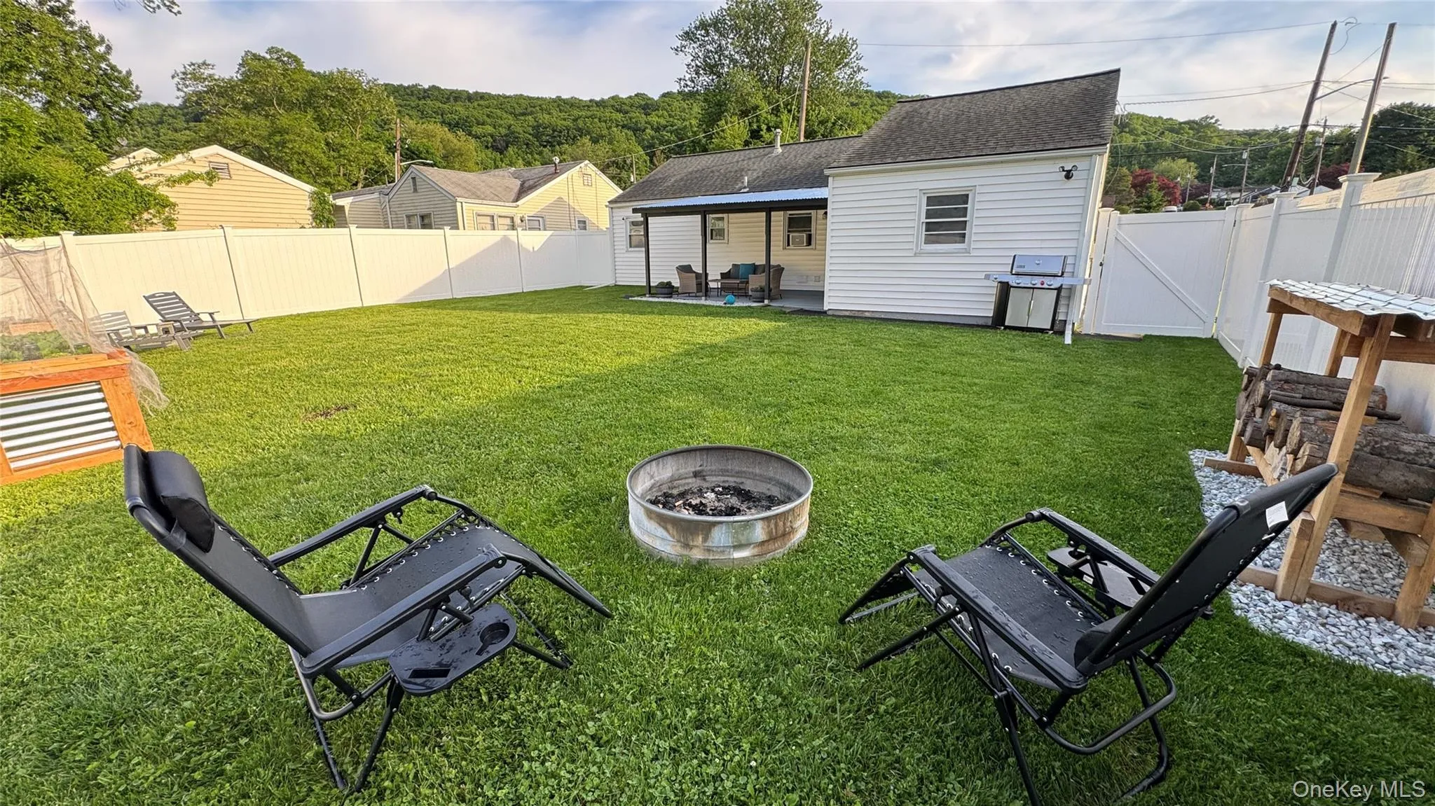 9 Maple Avenue, Haverstraw, NY, 2 Bedrooms Bedrooms, 5 Rooms Rooms,1 BathroomBathrooms,Residential,For Rent,Maple,0,1001720 9 Maple Avenue, Haverstraw, NY, 2 Bedrooms Bedrooms, 5 Rooms Rooms,1 BathroomBathrooms,Residential,For Rent,Maple,0,1001720