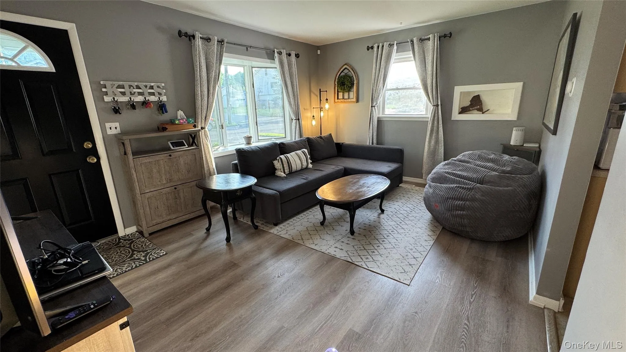 9 Maple Avenue, Haverstraw, NY, 2 Bedrooms Bedrooms, 5 Rooms Rooms,1 BathroomBathrooms,Residential,For Rent,Maple,0,1001720 9 Maple Avenue, Haverstraw, NY, 2 Bedrooms Bedrooms, 5 Rooms Rooms,1 BathroomBathrooms,Residential,For Rent,Maple,0,1001720