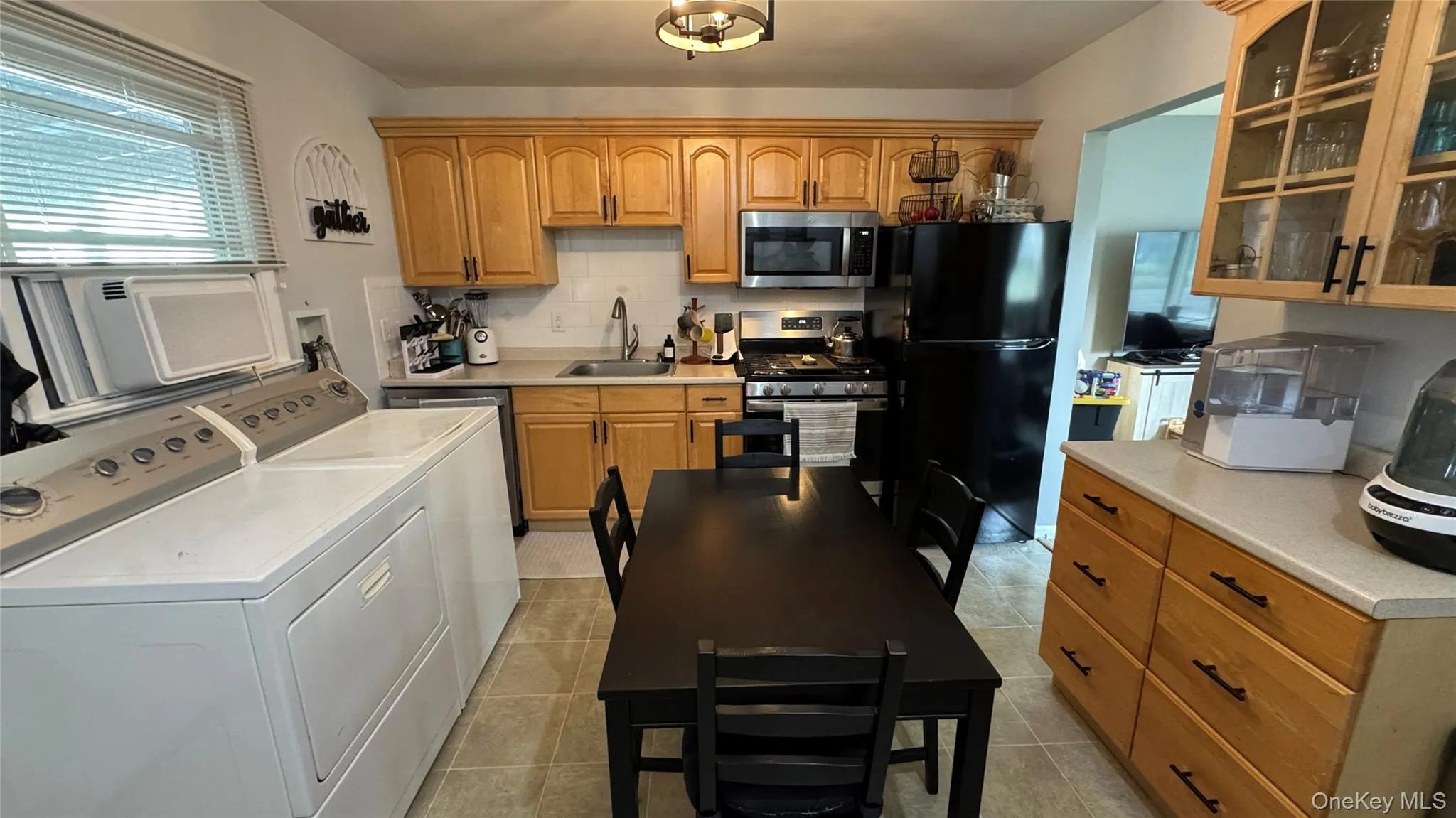 9 Maple Avenue, Haverstraw, NY, 2 Bedrooms Bedrooms, 5 Rooms Rooms,1 BathroomBathrooms,Residential,For Rent,Maple,0,1001720 9 Maple Avenue, Haverstraw, NY, 2 Bedrooms Bedrooms, 5 Rooms Rooms,1 BathroomBathrooms,Residential,For Rent,Maple,0,1001720