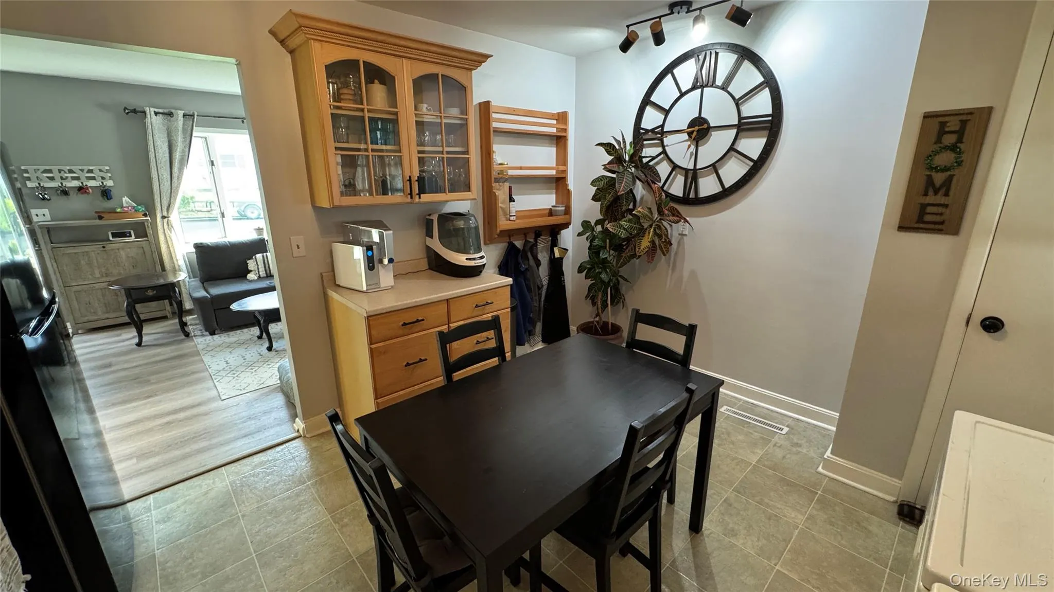9 Maple Avenue, Haverstraw, NY, 2 Bedrooms Bedrooms, 5 Rooms Rooms,1 BathroomBathrooms,Residential,For Rent,Maple,0,1001720 9 Maple Avenue, Haverstraw, NY, 2 Bedrooms Bedrooms, 5 Rooms Rooms,1 BathroomBathrooms,Residential,For Rent,Maple,0,1001720