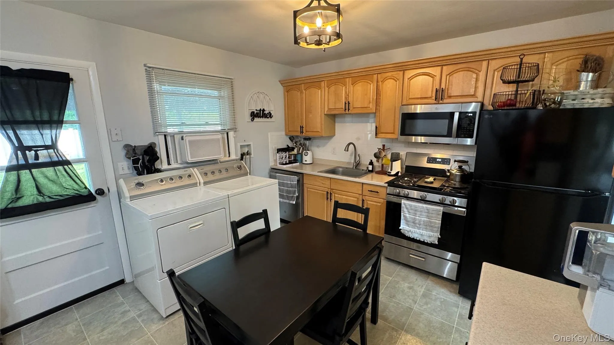 9 Maple Avenue, Haverstraw, NY, 2 Bedrooms Bedrooms, 5 Rooms Rooms,1 BathroomBathrooms,Residential,For Rent,Maple,0,1001720 9 Maple Avenue, Haverstraw, NY, 2 Bedrooms Bedrooms, 5 Rooms Rooms,1 BathroomBathrooms,Residential,For Rent,Maple,0,1001720