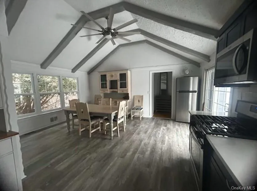 245 Springville Road, Southampton, NY, 2 Bedrooms Bedrooms, 5 Rooms Rooms,1 BathroomBathrooms,Residential,For Rent,Springville,0,1001722 245 Springville Road, Southampton, NY, 2 Bedrooms Bedrooms, 5 Rooms Rooms,1 BathroomBathrooms,Residential,For Rent,Springville,0,1001722