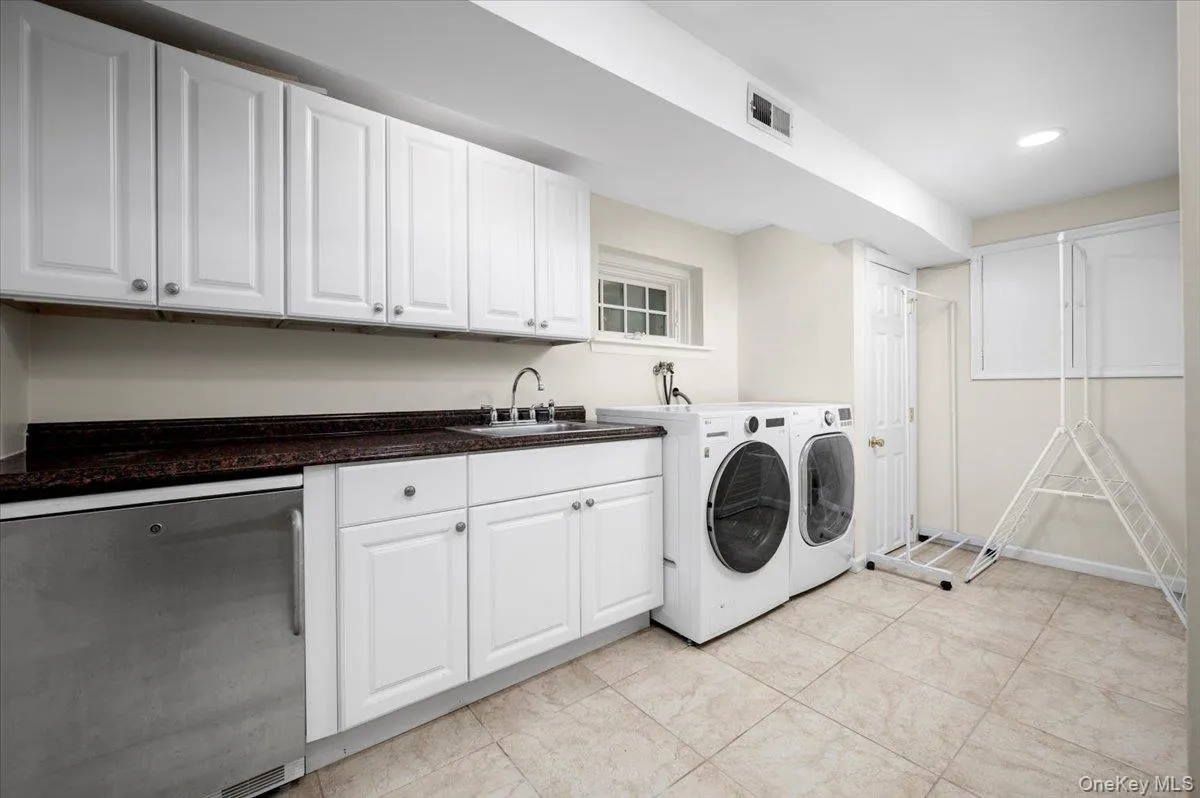 1 Elm Avenue, Mamaroneck, NY, 5 Bedrooms Bedrooms, 10 Rooms Rooms,4 BathroomsBathrooms,Residential,For Rent,Elm,0,1001734 1 Elm Avenue, Mamaroneck, NY, 5 Bedrooms Bedrooms, 10 Rooms Rooms,4 BathroomsBathrooms,Residential,For Rent,Elm,0,1001734