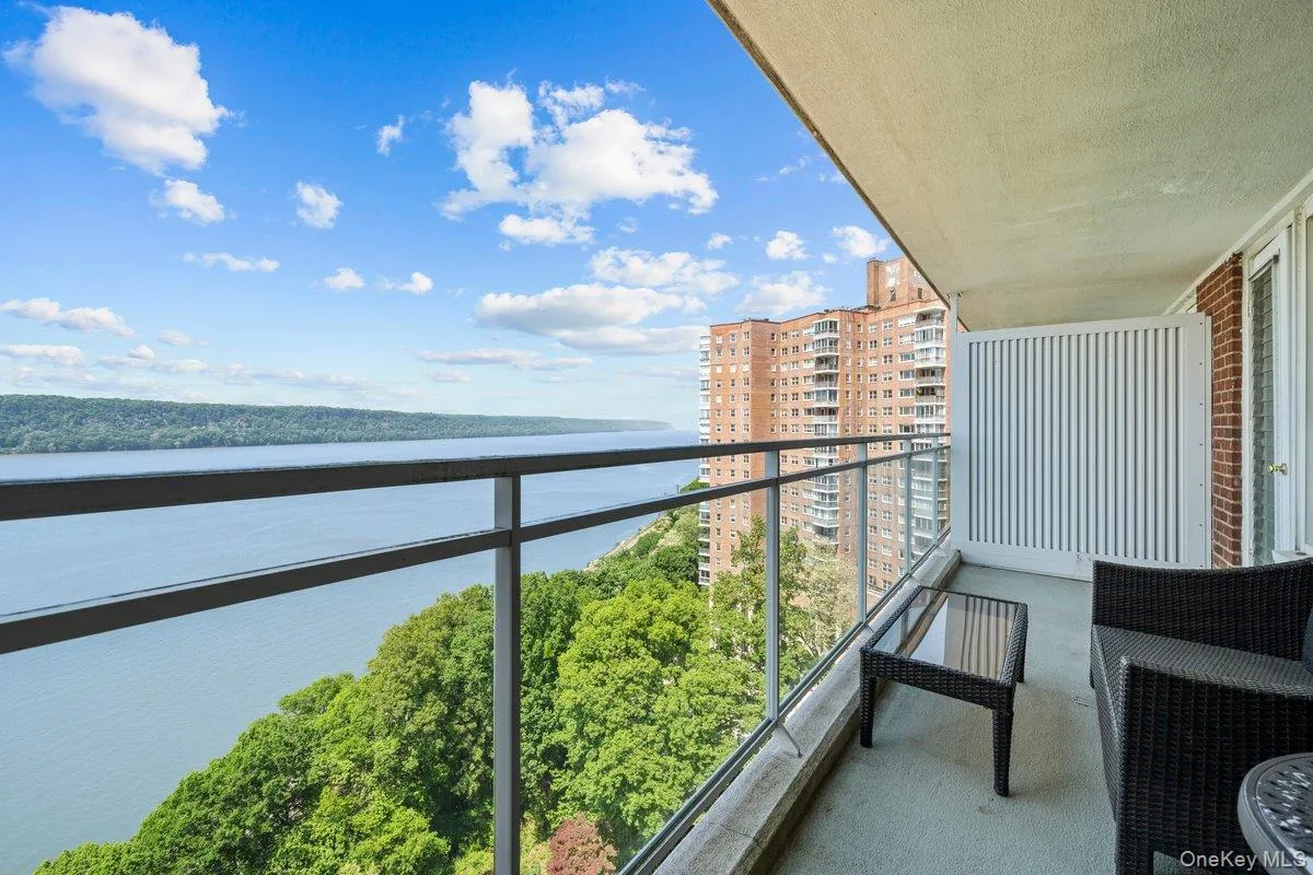 2575 Palisade Avenue, New York, NY, 1 Bedroom Bedrooms, 3 Rooms Rooms,1 BathroomBathrooms,Residential,For Rent,Palisade,0,1001742 2575 Palisade Avenue, New York, NY, 1 Bedroom Bedrooms, 3 Rooms Rooms,1 BathroomBathrooms,Residential,For Rent,Palisade,0,1001742