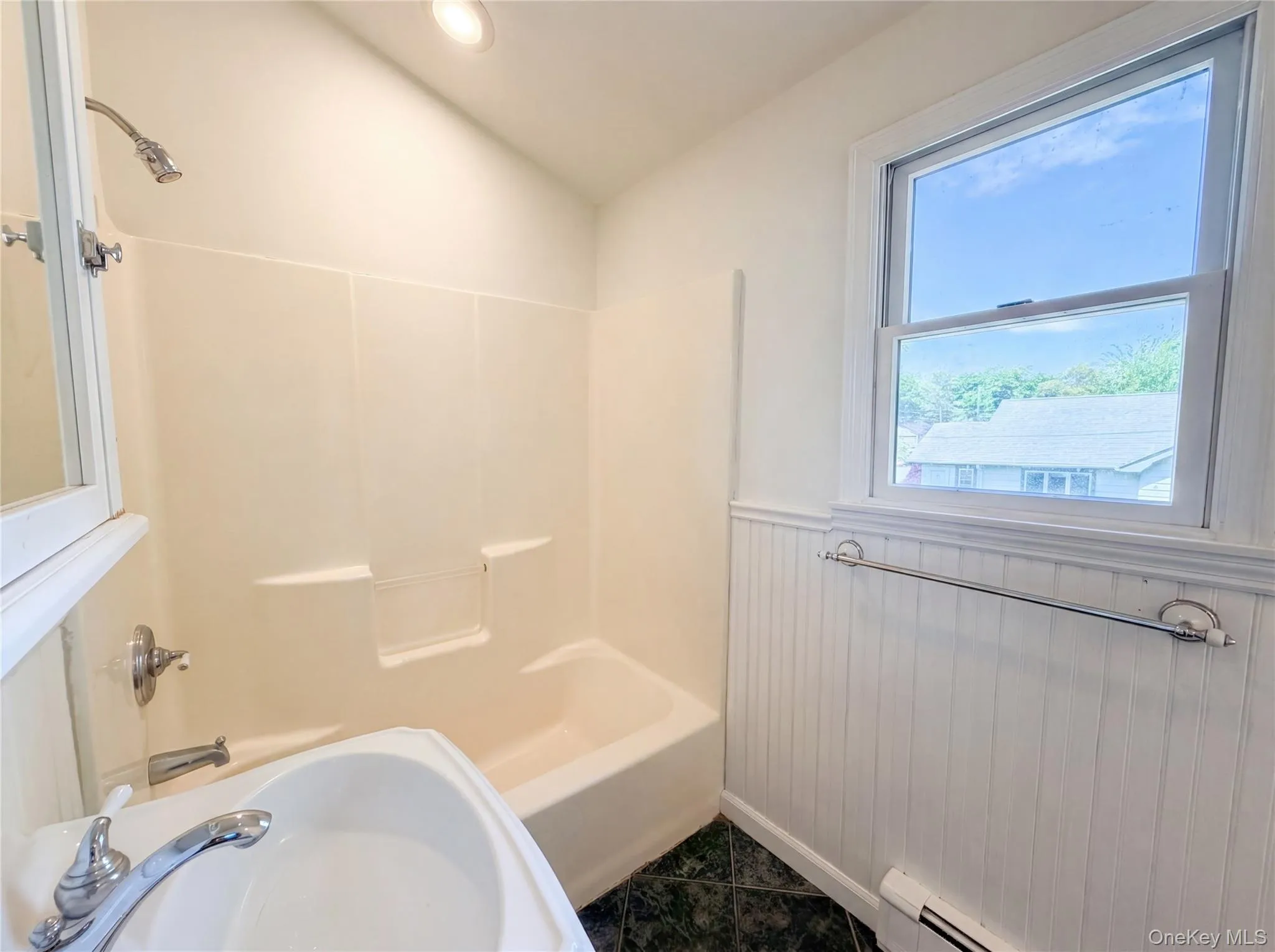 43 Highland Avenue, Brookhaven, NY, 4 Bedrooms Bedrooms, 7 Rooms Rooms,2 BathroomsBathrooms,Residential,For Rent,Highland,0,1001743 43 Highland Avenue, Brookhaven, NY, 4 Bedrooms Bedrooms, 7 Rooms Rooms,2 BathroomsBathrooms,Residential,For Rent,Highland,0,1001743