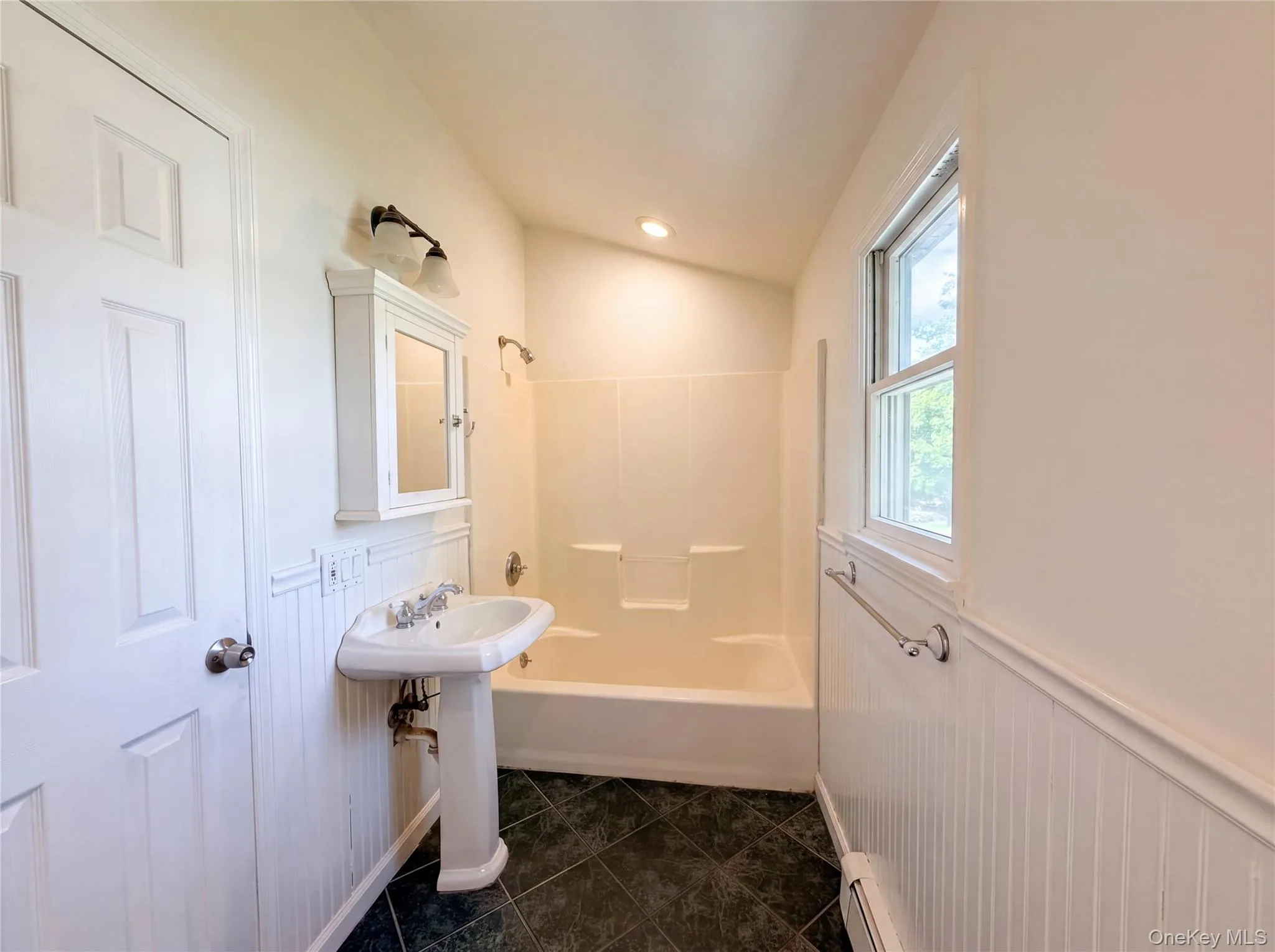 43 Highland Avenue, Brookhaven, NY, 4 Bedrooms Bedrooms, 7 Rooms Rooms,2 BathroomsBathrooms,Residential,For Rent,Highland,0,1001743 43 Highland Avenue, Brookhaven, NY, 4 Bedrooms Bedrooms, 7 Rooms Rooms,2 BathroomsBathrooms,Residential,For Rent,Highland,0,1001743