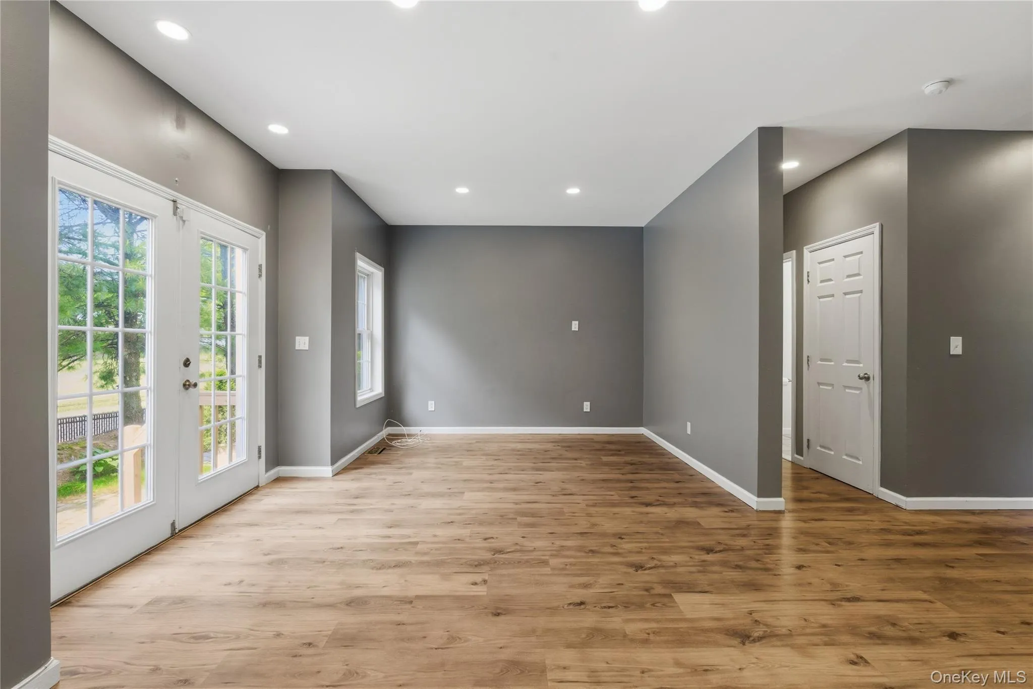 83 Kings Highway, New Rochelle, NY, 3 Bedrooms Bedrooms, 8 Rooms Rooms,1 BathroomBathrooms,Residential,For Rent,Kings,0,1001746 83 Kings Highway, New Rochelle, NY, 3 Bedrooms Bedrooms, 8 Rooms Rooms,1 BathroomBathrooms,Residential,For Rent,Kings,0,1001746