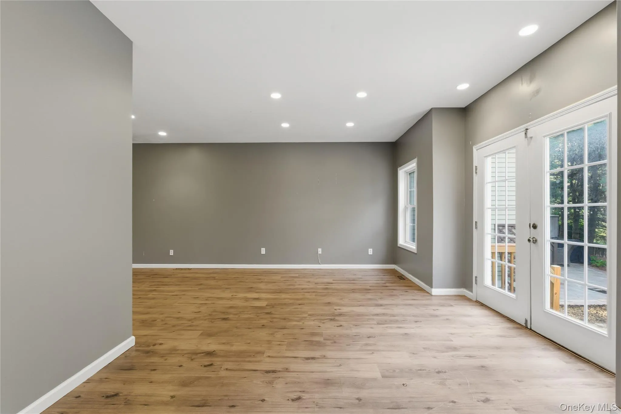 83 Kings Highway, New Rochelle, NY, 3 Bedrooms Bedrooms, 8 Rooms Rooms,1 BathroomBathrooms,Residential,For Rent,Kings,0,1001746 83 Kings Highway, New Rochelle, NY, 3 Bedrooms Bedrooms, 8 Rooms Rooms,1 BathroomBathrooms,Residential,For Rent,Kings,0,1001746