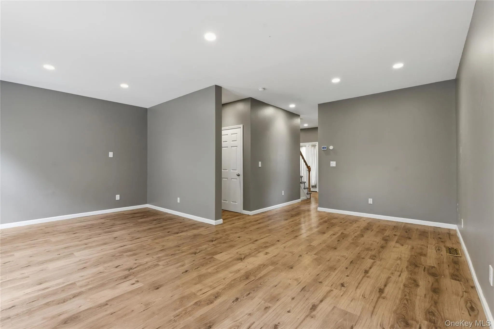 83 Kings Highway, New Rochelle, NY, 3 Bedrooms Bedrooms, 8 Rooms Rooms,1 BathroomBathrooms,Residential,For Rent,Kings,0,1001746 83 Kings Highway, New Rochelle, NY, 3 Bedrooms Bedrooms, 8 Rooms Rooms,1 BathroomBathrooms,Residential,For Rent,Kings,0,1001746