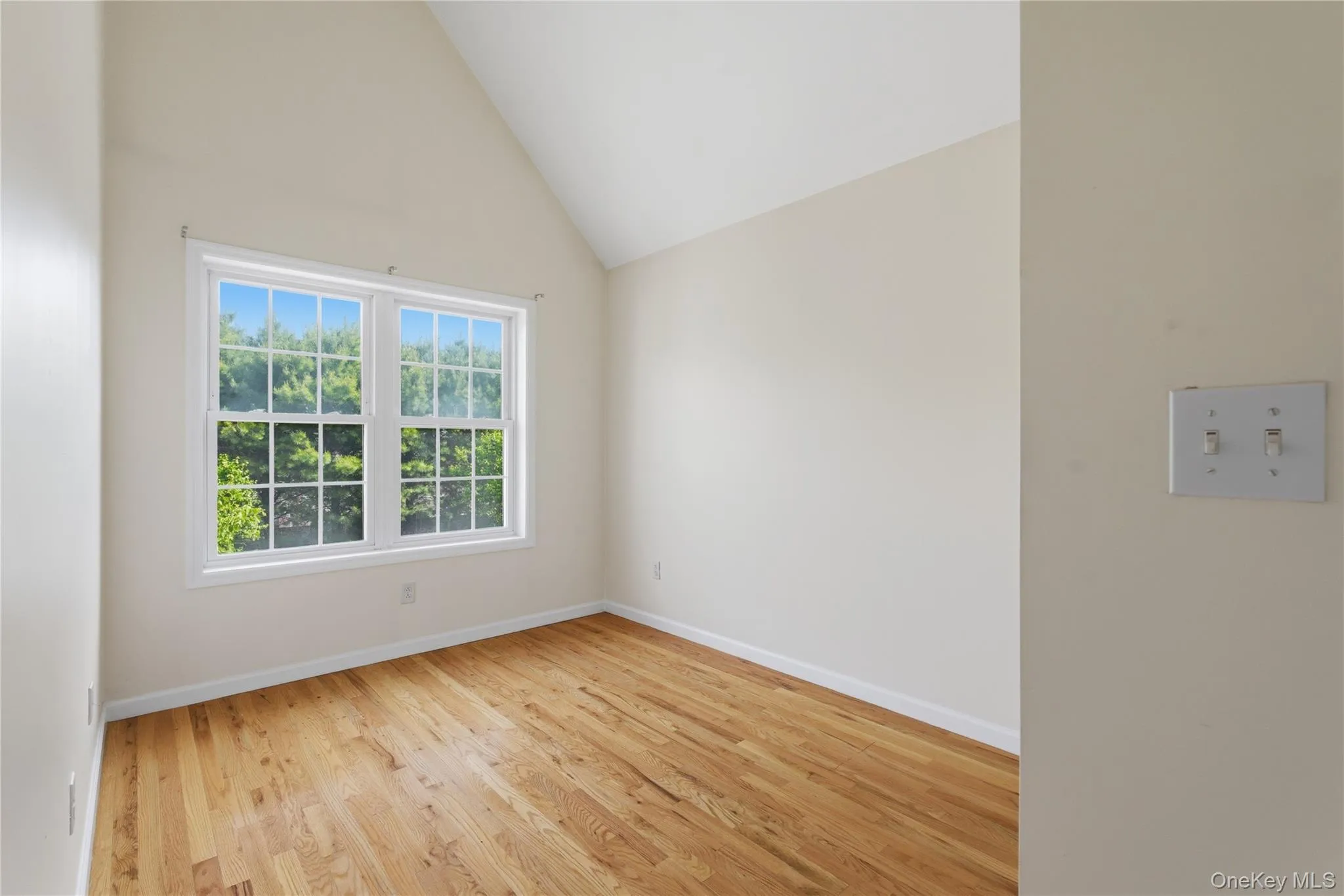 83 Kings Highway, New Rochelle, NY, 3 Bedrooms Bedrooms, 8 Rooms Rooms,1 BathroomBathrooms,Residential,For Rent,Kings,0,1001746 83 Kings Highway, New Rochelle, NY, 3 Bedrooms Bedrooms, 8 Rooms Rooms,1 BathroomBathrooms,Residential,For Rent,Kings,0,1001746