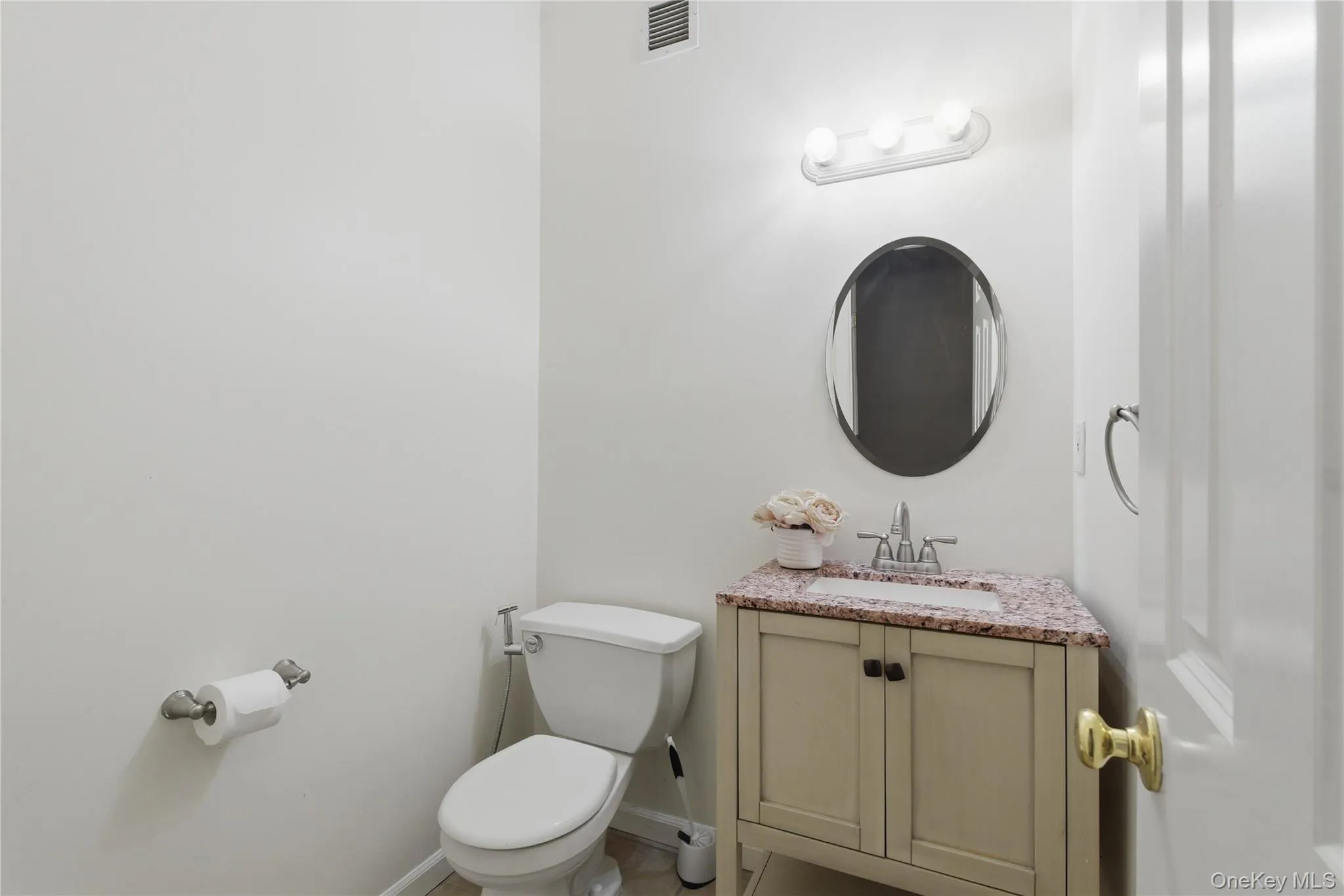 83 Kings Highway, New Rochelle, NY, 3 Bedrooms Bedrooms, 8 Rooms Rooms,1 BathroomBathrooms,Residential,For Rent,Kings,0,1001746 83 Kings Highway, New Rochelle, NY, 3 Bedrooms Bedrooms, 8 Rooms Rooms,1 BathroomBathrooms,Residential,For Rent,Kings,0,1001746