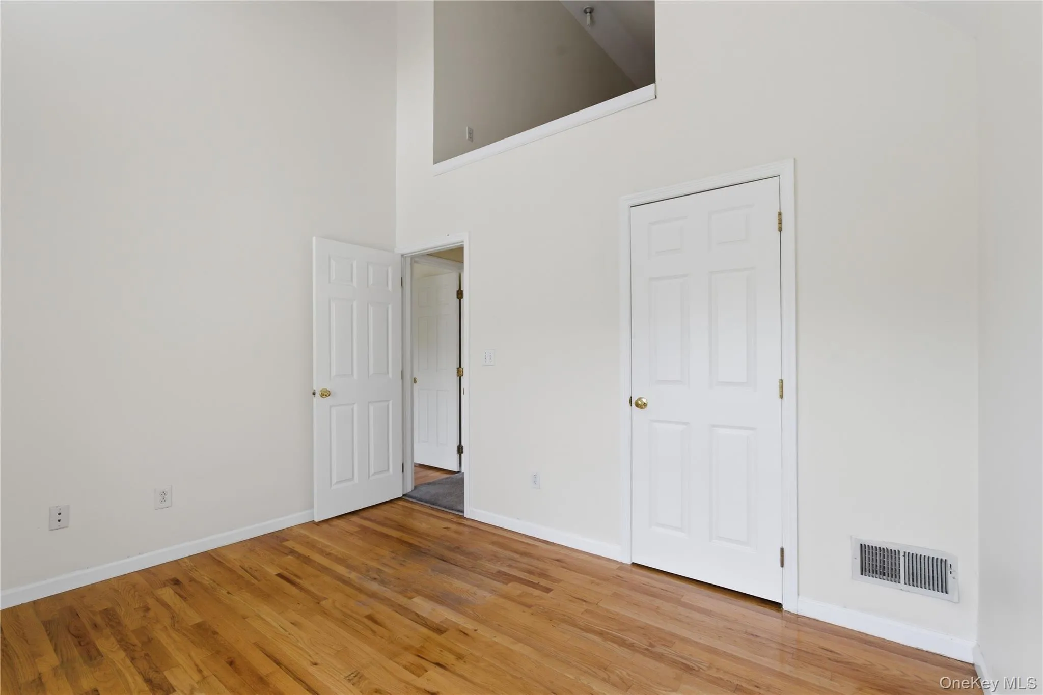 83 Kings Highway, New Rochelle, NY, 3 Bedrooms Bedrooms, 8 Rooms Rooms,1 BathroomBathrooms,Residential,For Rent,Kings,0,1001746 83 Kings Highway, New Rochelle, NY, 3 Bedrooms Bedrooms, 8 Rooms Rooms,1 BathroomBathrooms,Residential,For Rent,Kings,0,1001746