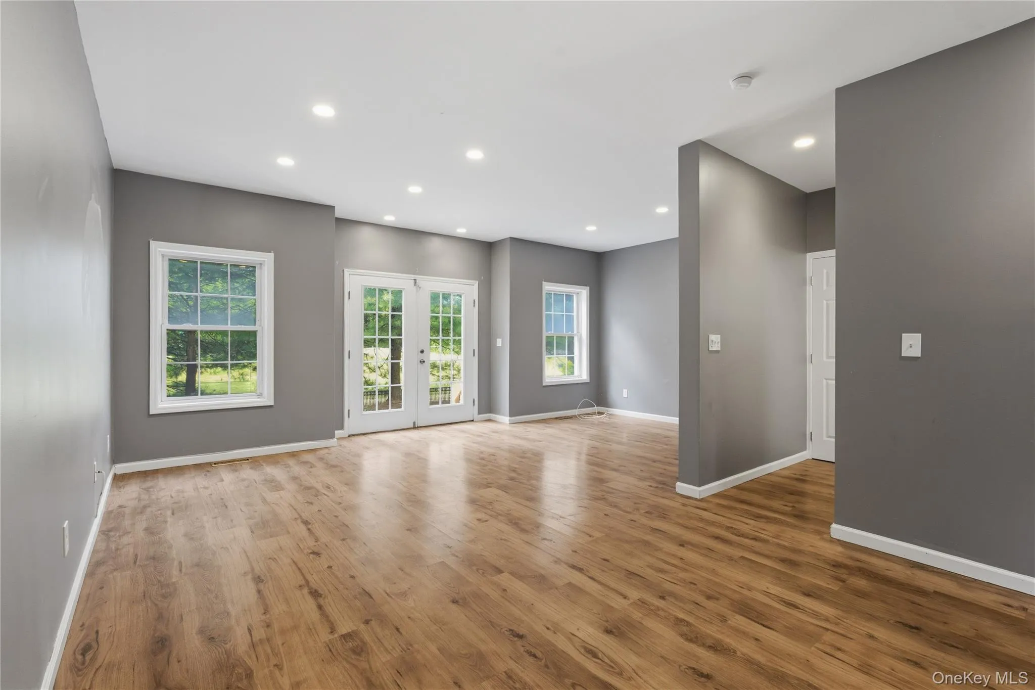 83 Kings Highway, New Rochelle, NY, 3 Bedrooms Bedrooms, 8 Rooms Rooms,1 BathroomBathrooms,Residential,For Rent,Kings,0,1001746 83 Kings Highway, New Rochelle, NY, 3 Bedrooms Bedrooms, 8 Rooms Rooms,1 BathroomBathrooms,Residential,For Rent,Kings,0,1001746
