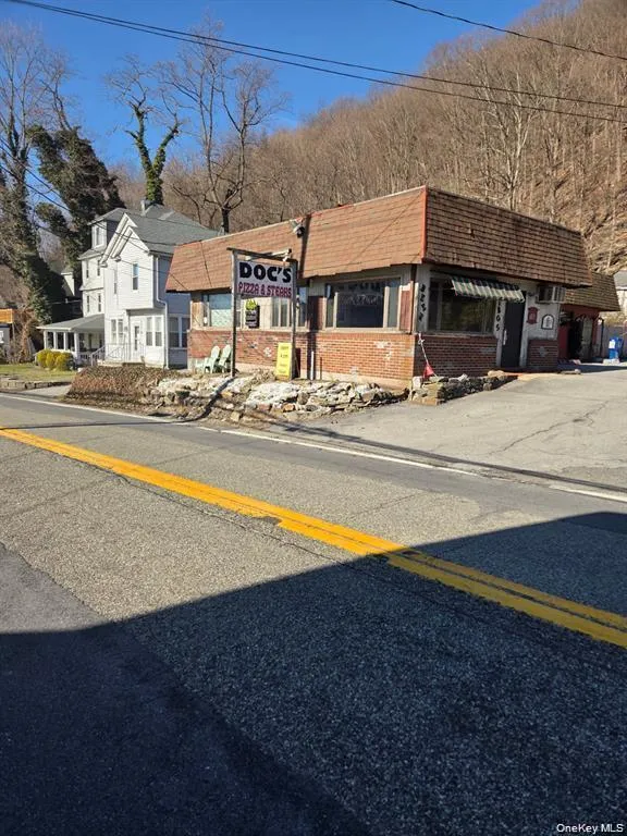 657 Jersey Avenue, Warwick (town), NY, 2 Bedrooms Bedrooms, 5 Rooms Rooms,1 BathroomBathrooms,Residential Sale,For Rent,Jersey,0,1001748 657 Jersey Avenue, Warwick (town), NY, 2 Bedrooms Bedrooms, 5 Rooms Rooms,1 BathroomBathrooms,Residential Sale,For Rent,Jersey,0,1001748