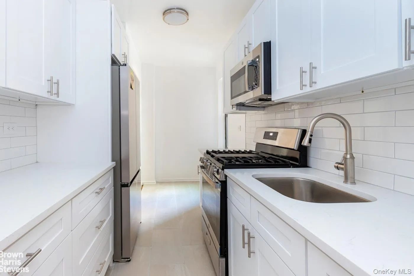 3215 Netherland Avenue, New York, NY, 1 Bedroom Bedrooms, 3 Rooms Rooms,1 BathroomBathrooms,Residential,For Rent,Netherland,0,1001749 3215 Netherland Avenue, New York, NY, 1 Bedroom Bedrooms, 3 Rooms Rooms,1 BathroomBathrooms,Residential,For Rent,Netherland,0,1001749