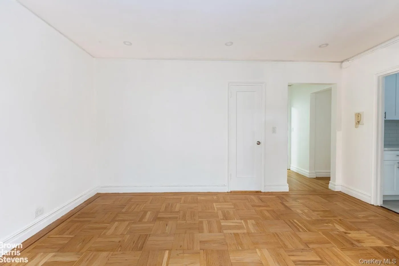 3215 Netherland Avenue, New York, NY, 1 Bedroom Bedrooms, 3 Rooms Rooms,1 BathroomBathrooms,Residential,For Rent,Netherland,0,1001749 3215 Netherland Avenue, New York, NY, 1 Bedroom Bedrooms, 3 Rooms Rooms,1 BathroomBathrooms,Residential,For Rent,Netherland,0,1001749