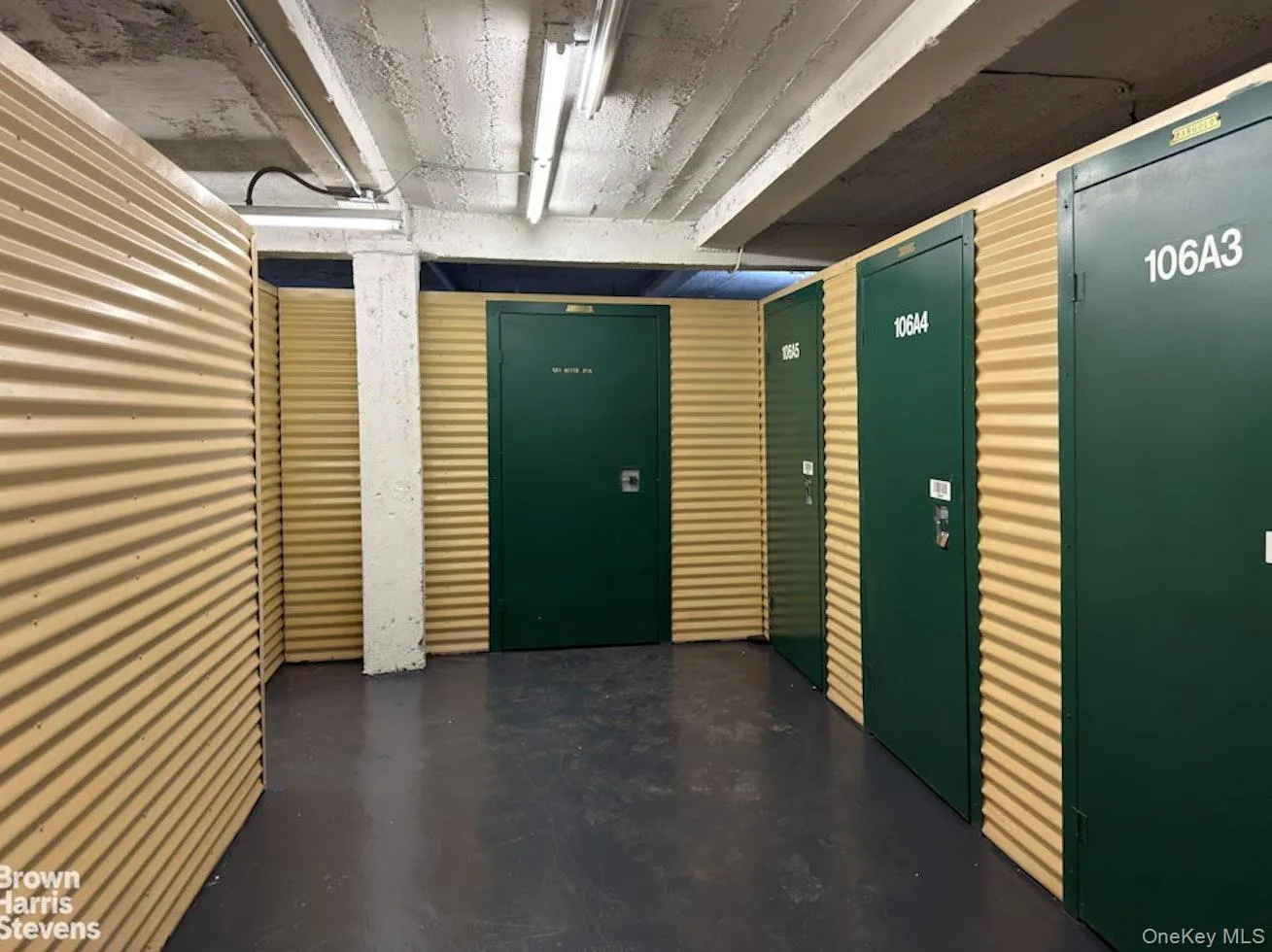 3215 Netherland Avenue, New York, NY, 1 Bedroom Bedrooms, 3 Rooms Rooms,1 BathroomBathrooms,Residential,For Rent,Netherland,0,1001749 3215 Netherland Avenue, New York, NY, 1 Bedroom Bedrooms, 3 Rooms Rooms,1 BathroomBathrooms,Residential,For Rent,Netherland,0,1001749