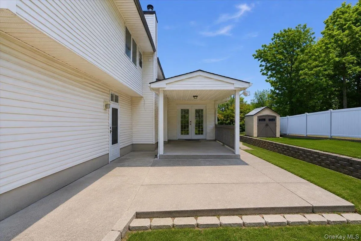 15 Oakhurst Street, Huntington, NY, 6 Bedrooms Bedrooms, 12 Rooms Rooms,6 BathroomsBathrooms,Residential,For Rent,Oakhurst Street,0,1001755 15 Oakhurst Street, Huntington, NY, 6 Bedrooms Bedrooms, 12 Rooms Rooms,6 BathroomsBathrooms,Residential,For Rent,Oakhurst Street,0,1001755