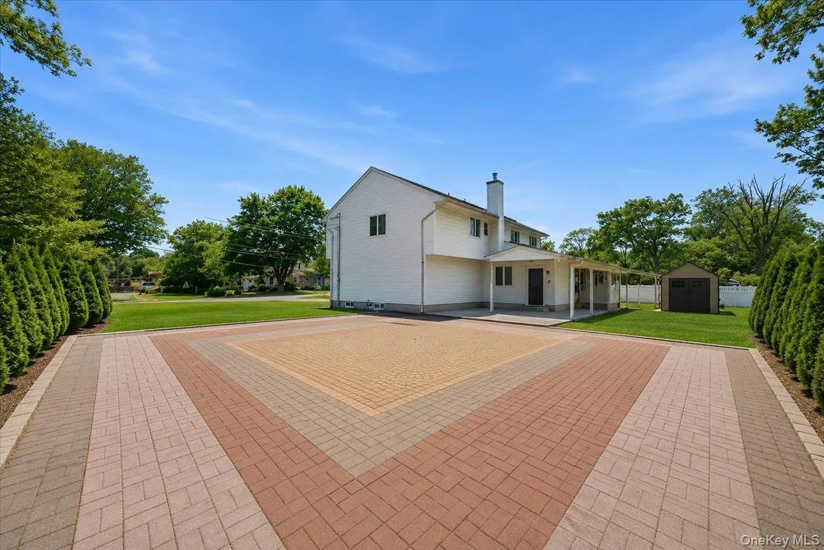 15 Oakhurst Street, Huntington, NY, 6 Bedrooms Bedrooms, 12 Rooms Rooms,6 BathroomsBathrooms,Residential,For Rent,Oakhurst Street,0,1001755 15 Oakhurst Street, Huntington, NY, 6 Bedrooms Bedrooms, 12 Rooms Rooms,6 BathroomsBathrooms,Residential,For Rent,Oakhurst Street,0,1001755