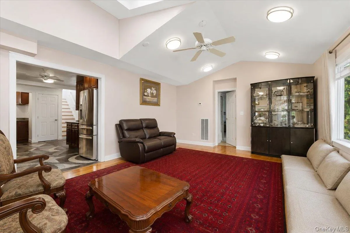 15 Oakhurst Street, Huntington, NY, 6 Bedrooms Bedrooms, 12 Rooms Rooms,6 BathroomsBathrooms,Residential,For Rent,Oakhurst Street,0,1001755 15 Oakhurst Street, Huntington, NY, 6 Bedrooms Bedrooms, 12 Rooms Rooms,6 BathroomsBathrooms,Residential,For Rent,Oakhurst Street,0,1001755