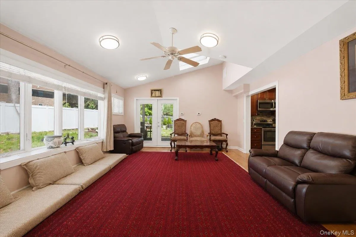 15 Oakhurst Street, Huntington, NY, 6 Bedrooms Bedrooms, 12 Rooms Rooms,6 BathroomsBathrooms,Residential,For Rent,Oakhurst Street,0,1001755 15 Oakhurst Street, Huntington, NY, 6 Bedrooms Bedrooms, 12 Rooms Rooms,6 BathroomsBathrooms,Residential,For Rent,Oakhurst Street,0,1001755