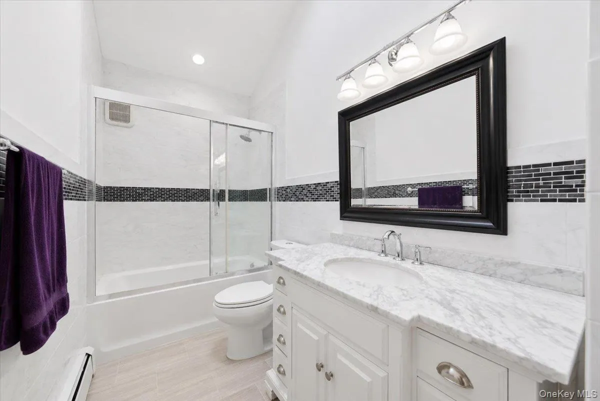 15 Oakhurst Street, Huntington, NY, 6 Bedrooms Bedrooms, 12 Rooms Rooms,6 BathroomsBathrooms,Residential,For Rent,Oakhurst Street,0,1001755 15 Oakhurst Street, Huntington, NY, 6 Bedrooms Bedrooms, 12 Rooms Rooms,6 BathroomsBathrooms,Residential,For Rent,Oakhurst Street,0,1001755