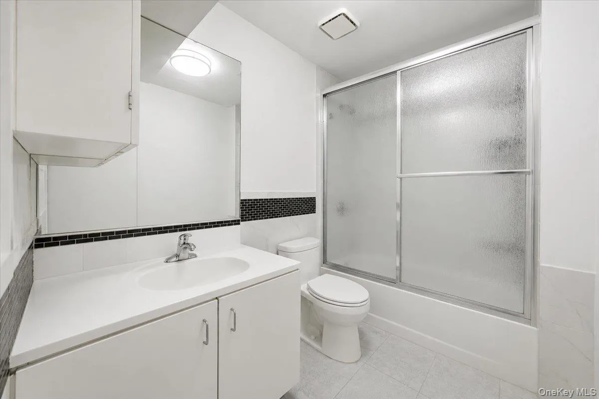 15 Oakhurst Street, Huntington, NY, 6 Bedrooms Bedrooms, 12 Rooms Rooms,6 BathroomsBathrooms,Residential,For Rent,Oakhurst Street,0,1001755 15 Oakhurst Street, Huntington, NY, 6 Bedrooms Bedrooms, 12 Rooms Rooms,6 BathroomsBathrooms,Residential,For Rent,Oakhurst Street,0,1001755