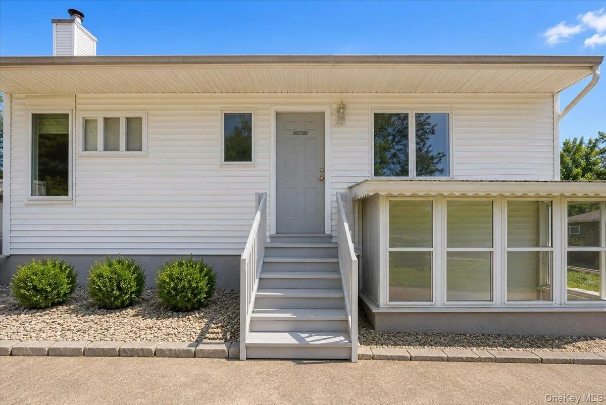 15 Oakhurst Street, Huntington, NY, 6 Bedrooms Bedrooms, 12 Rooms Rooms,6 BathroomsBathrooms,Residential,For Rent,Oakhurst Street,0,1001755 15 Oakhurst Street, Huntington, NY, 6 Bedrooms Bedrooms, 12 Rooms Rooms,6 BathroomsBathrooms,Residential,For Rent,Oakhurst Street,0,1001755