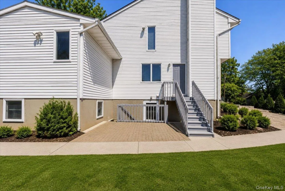 15 Oakhurst Street, Huntington, NY, 6 Bedrooms Bedrooms, 12 Rooms Rooms,6 BathroomsBathrooms,Residential,For Rent,Oakhurst Street,0,1001755 15 Oakhurst Street, Huntington, NY, 6 Bedrooms Bedrooms, 12 Rooms Rooms,6 BathroomsBathrooms,Residential,For Rent,Oakhurst Street,0,1001755