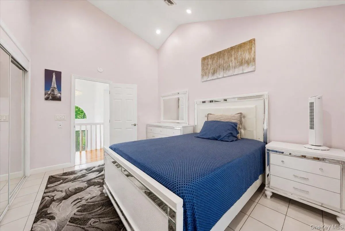 15 Oakhurst Street, Huntington, NY, 6 Bedrooms Bedrooms, 12 Rooms Rooms,6 BathroomsBathrooms,Residential,For Rent,Oakhurst Street,0,1001755 15 Oakhurst Street, Huntington, NY, 6 Bedrooms Bedrooms, 12 Rooms Rooms,6 BathroomsBathrooms,Residential,For Rent,Oakhurst Street,0,1001755