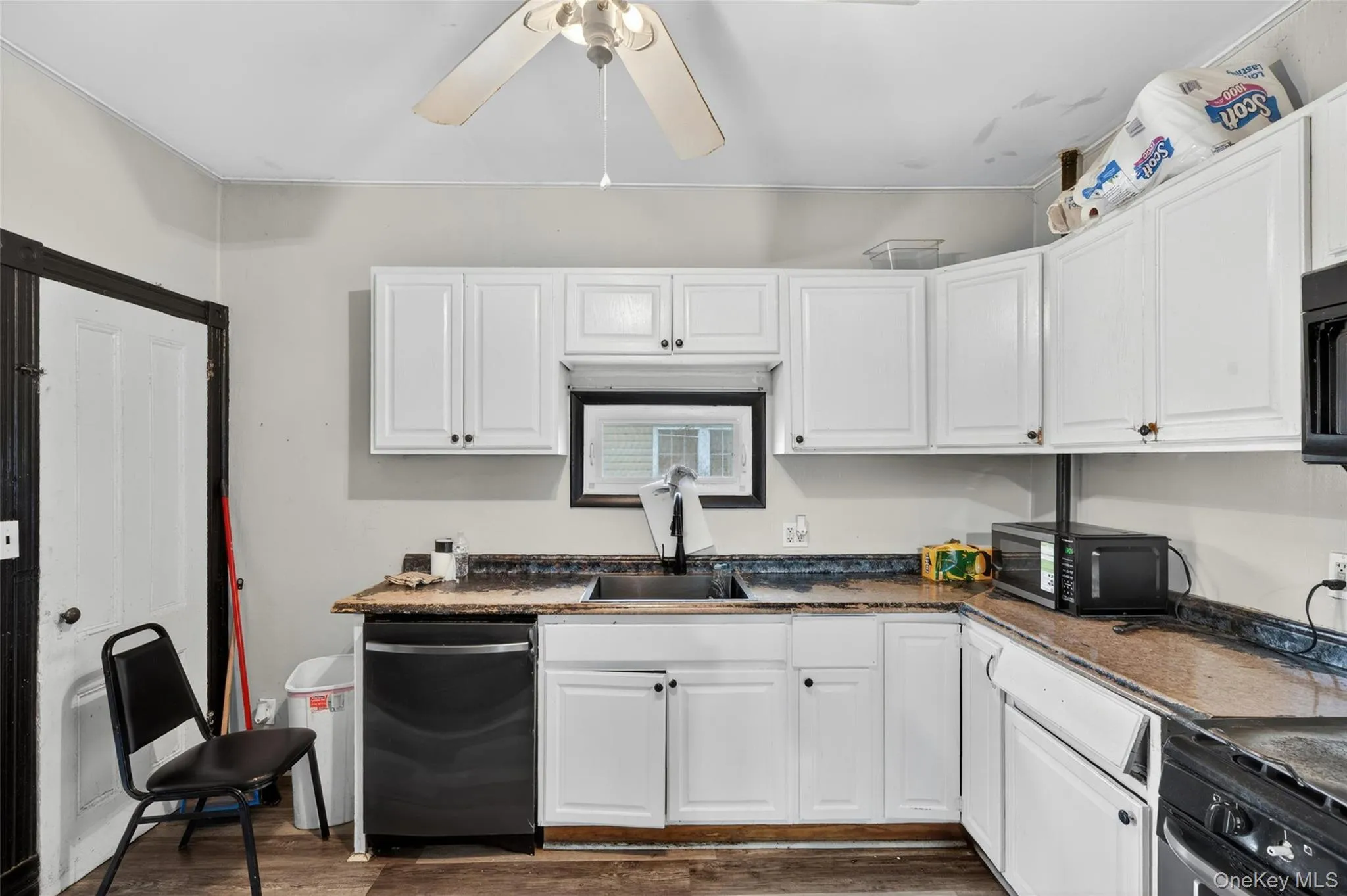 24 Crescent Place, Middletown, NY, 3 Bedrooms Bedrooms, 6 Rooms Rooms,1 BathroomBathrooms,Residential,For Rent,Crescent,0,1001761 24 Crescent Place, Middletown, NY, 3 Bedrooms Bedrooms, 6 Rooms Rooms,1 BathroomBathrooms,Residential,For Rent,Crescent,0,1001761