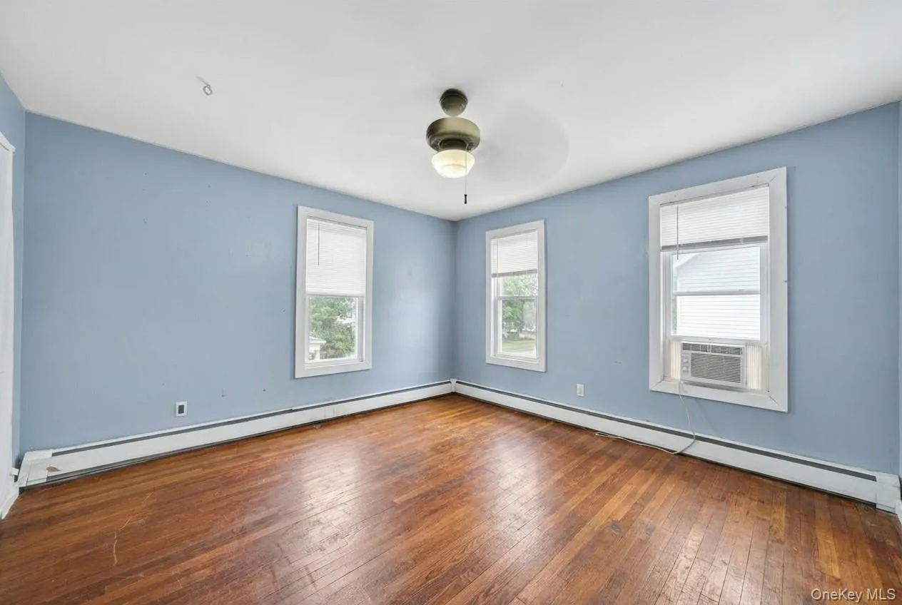 24 Crescent Place, Middletown, NY, 3 Bedrooms Bedrooms, 6 Rooms Rooms,1 BathroomBathrooms,Residential,For Rent,Crescent,0,1001761 24 Crescent Place, Middletown, NY, 3 Bedrooms Bedrooms, 6 Rooms Rooms,1 BathroomBathrooms,Residential,For Rent,Crescent,0,1001761