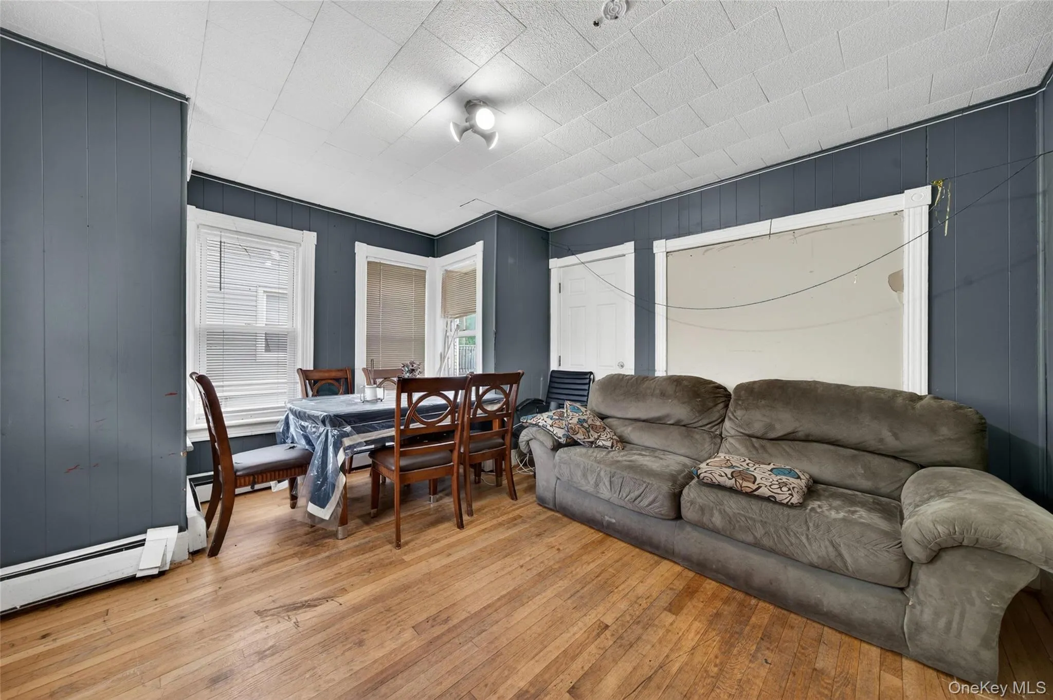 24 Crescent Place, Middletown, NY, 3 Bedrooms Bedrooms, 6 Rooms Rooms,1 BathroomBathrooms,Residential,For Rent,Crescent,0,1001761 24 Crescent Place, Middletown, NY, 3 Bedrooms Bedrooms, 6 Rooms Rooms,1 BathroomBathrooms,Residential,For Rent,Crescent,0,1001761