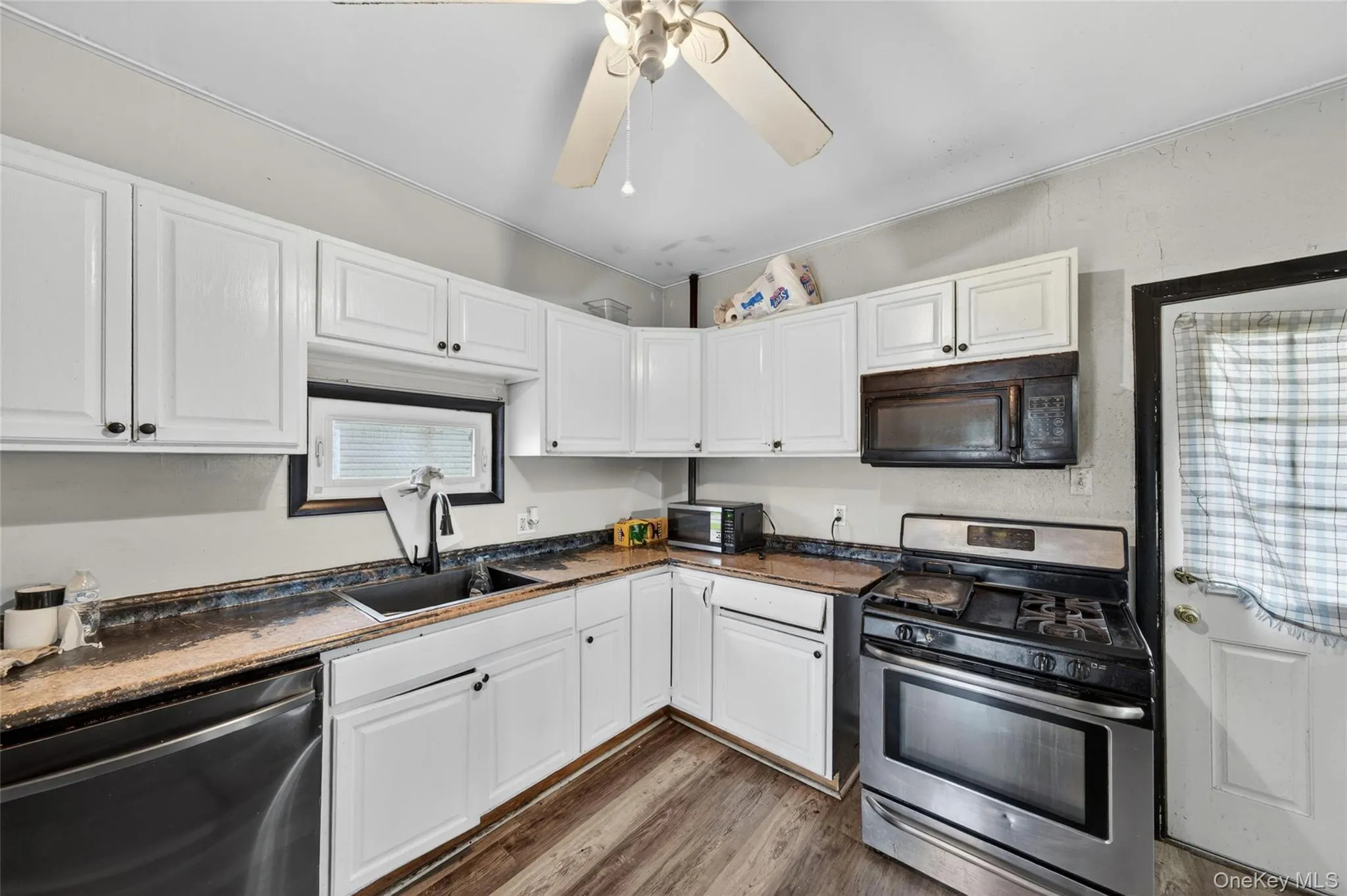 24 Crescent Place, Middletown, NY, 3 Bedrooms Bedrooms, 6 Rooms Rooms,1 BathroomBathrooms,Residential,For Rent,Crescent,0,1001761 24 Crescent Place, Middletown, NY, 3 Bedrooms Bedrooms, 6 Rooms Rooms,1 BathroomBathrooms,Residential,For Rent,Crescent,0,1001761