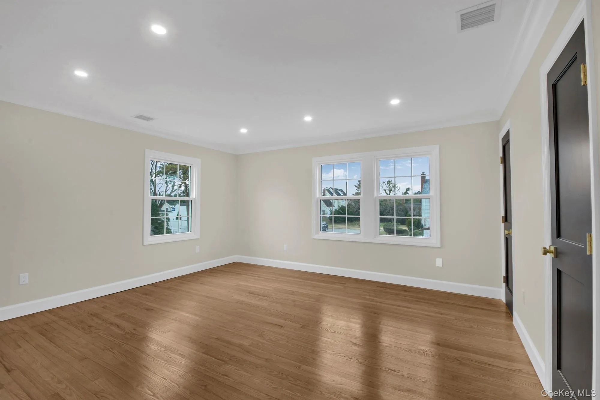 Large corner bedroom Large corner bedroom