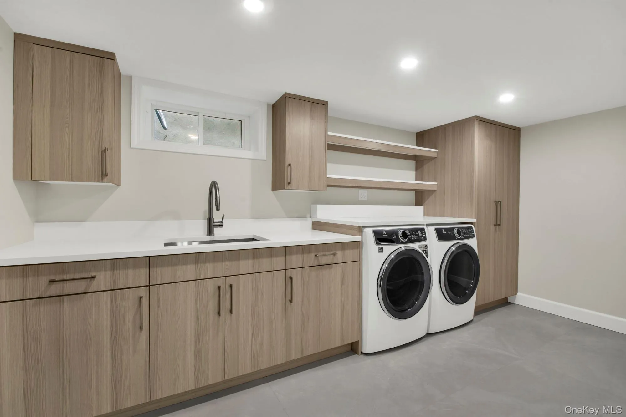 2 Bayview Court, North Hempstead, NY, 2 Bedrooms Bedrooms, 4 Rooms Rooms,1 BathroomBathrooms,Residential,For Rent,Bayview,0,1001772 2 Bayview Court, North Hempstead, NY, 2 Bedrooms Bedrooms, 4 Rooms Rooms,1 BathroomBathrooms,Residential,For Rent,Bayview,0,1001772