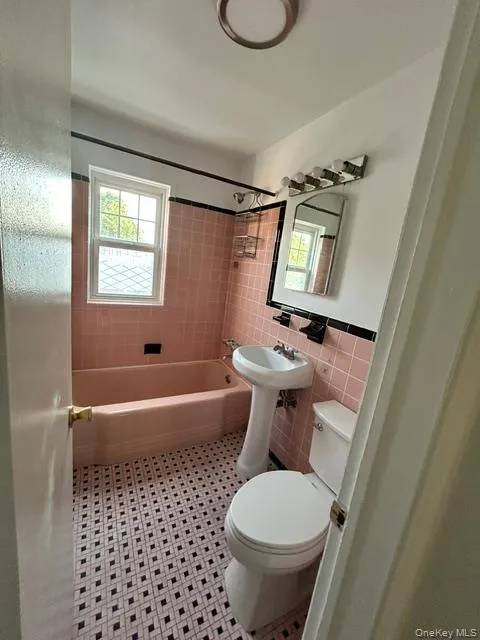 200 Crescent Place, Yonkers, NY, 1 Bedroom Bedrooms, 3 Rooms Rooms,1 BathroomBathrooms,Residential Lease,For Rent,Crescent,0,1001773 200 Crescent Place, Yonkers, NY, 1 Bedroom Bedrooms, 3 Rooms Rooms,1 BathroomBathrooms,Residential Lease,For Rent,Crescent,0,1001773