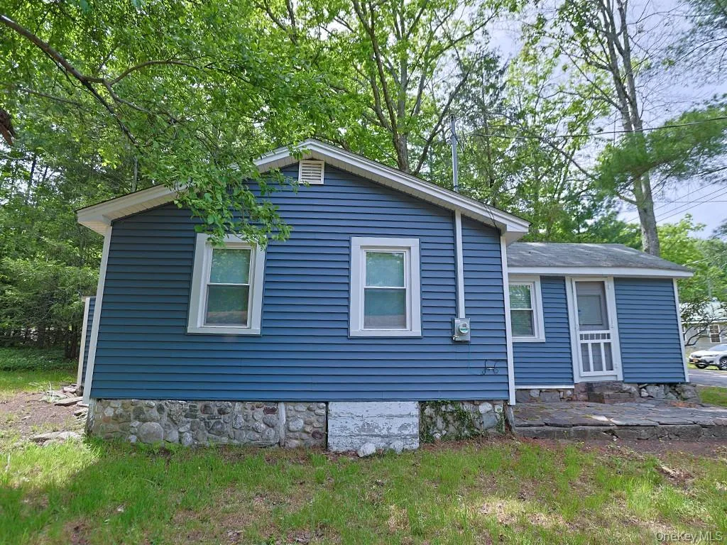 4 Spruce Street, Mamakating, NY, 2 Bedrooms Bedrooms, 5 Rooms Rooms,1 BathroomBathrooms,Residential,For Rent,Spruce,0,1001776 4 Spruce Street, Mamakating, NY, 2 Bedrooms Bedrooms, 5 Rooms Rooms,1 BathroomBathrooms,Residential,For Rent,Spruce,0,1001776