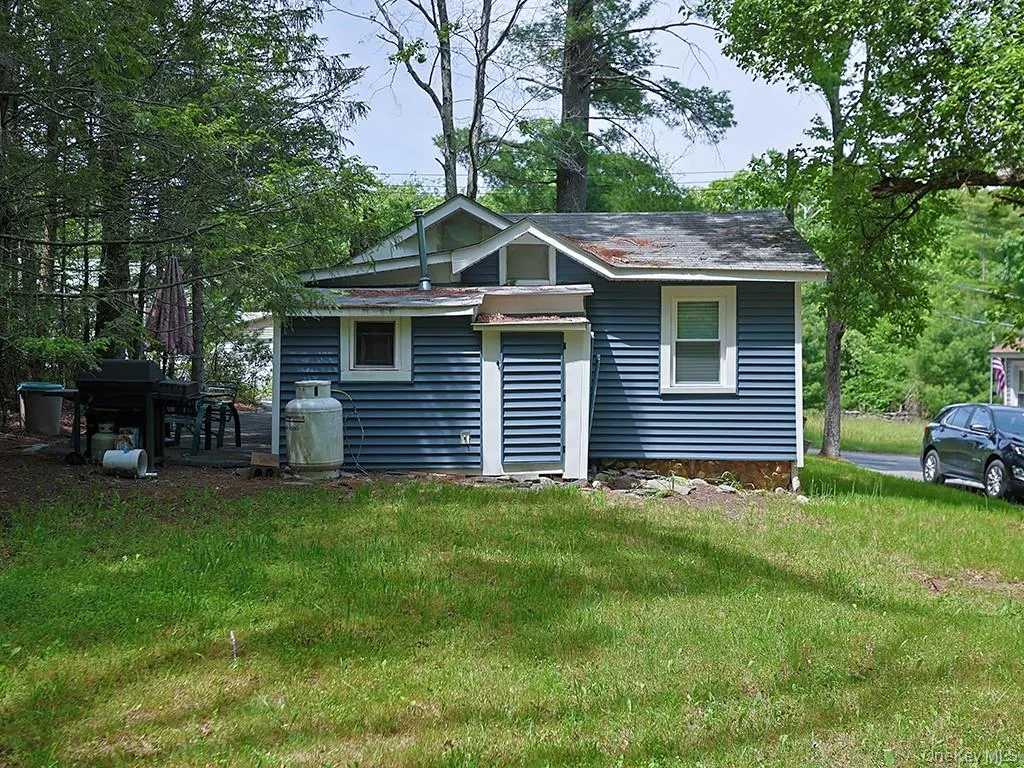 4 Spruce Street, Mamakating, NY, 2 Bedrooms Bedrooms, 5 Rooms Rooms,1 BathroomBathrooms,Residential,For Rent,Spruce,0,1001776 4 Spruce Street, Mamakating, NY, 2 Bedrooms Bedrooms, 5 Rooms Rooms,1 BathroomBathrooms,Residential,For Rent,Spruce,0,1001776
